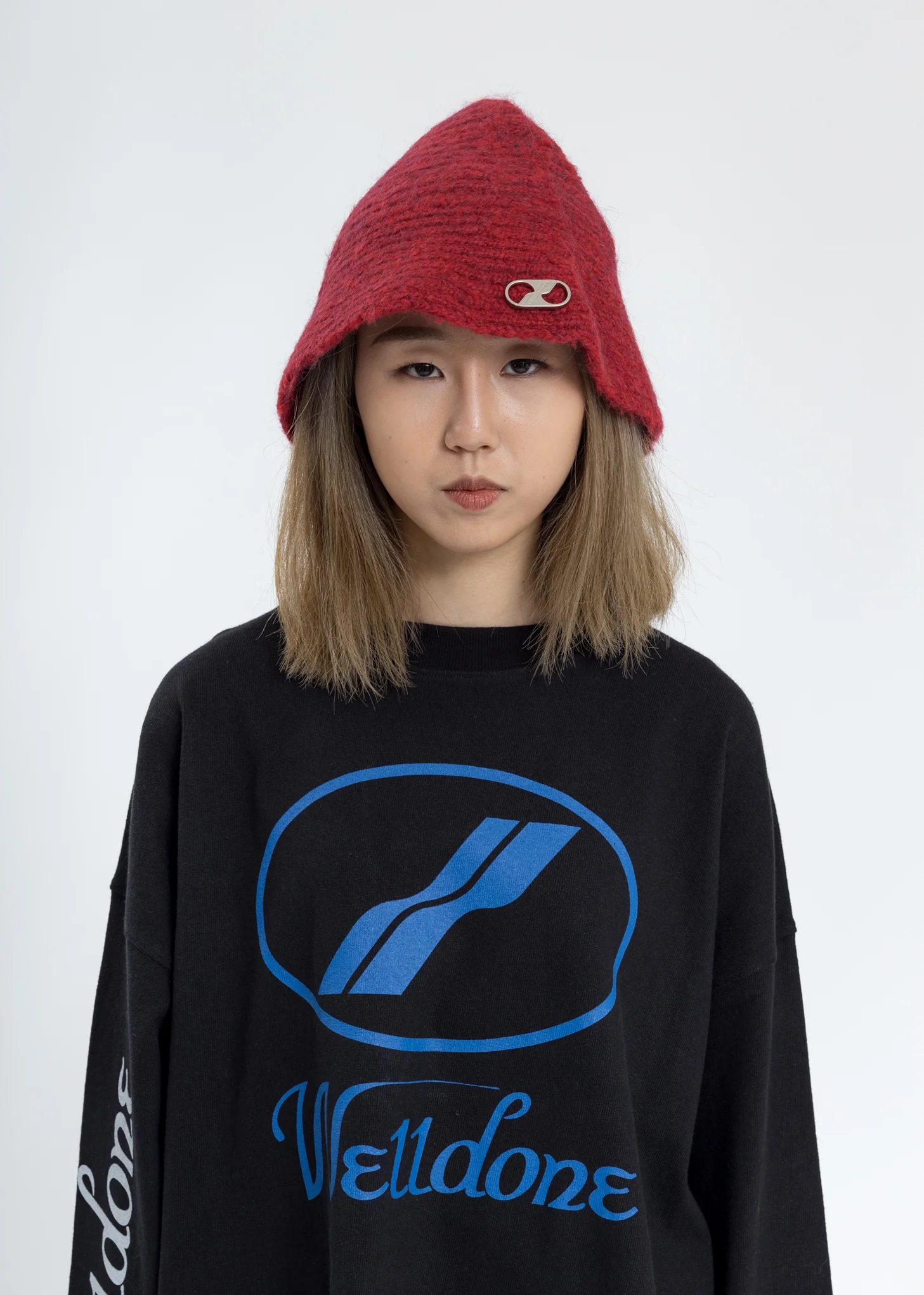 Red Embroidered Metal Logo Narrow Bucket Hat - Image 2