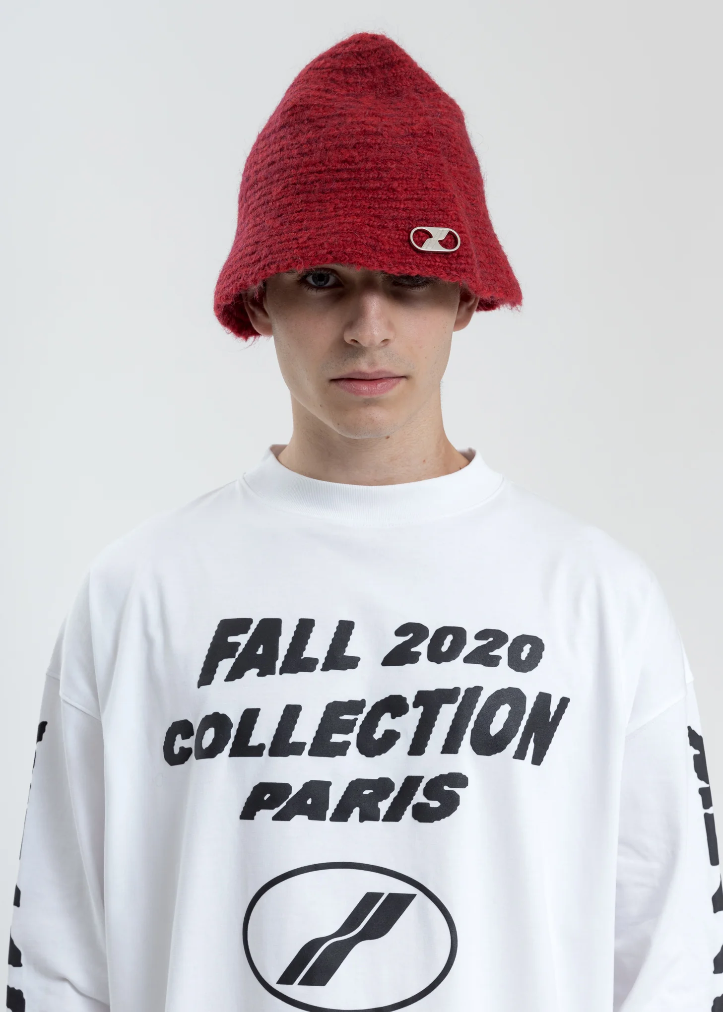Red Embroidered Metal Logo Narrow Bucket Hat - Image 2