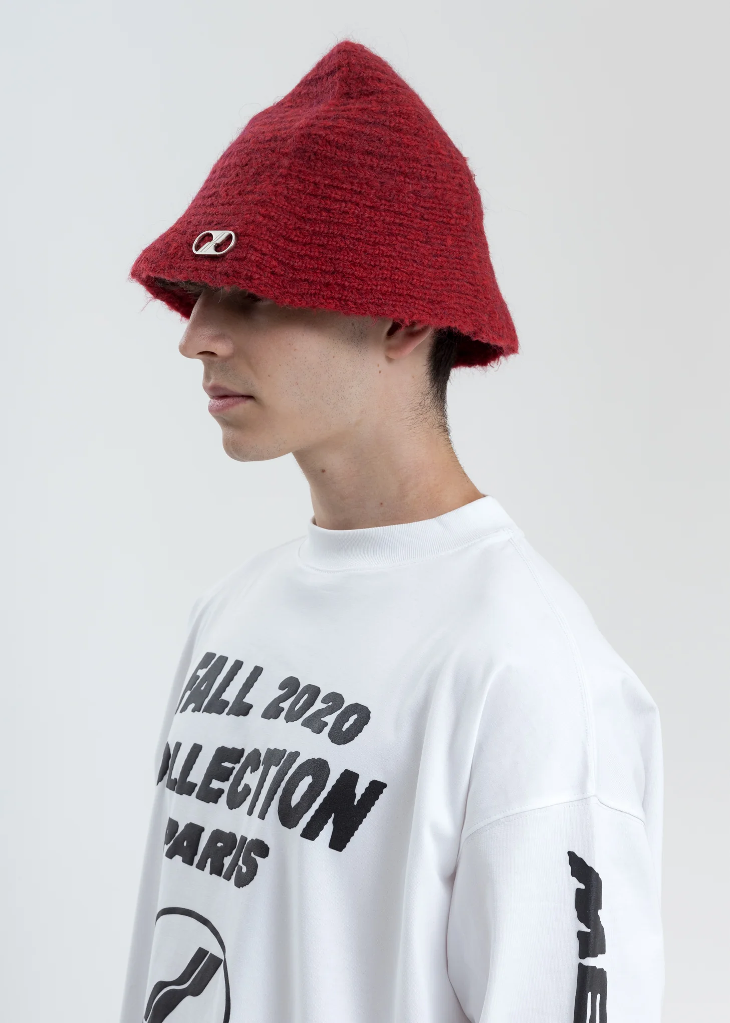 Red Embroidered Metal Logo Narrow Bucket Hat - Image 3
