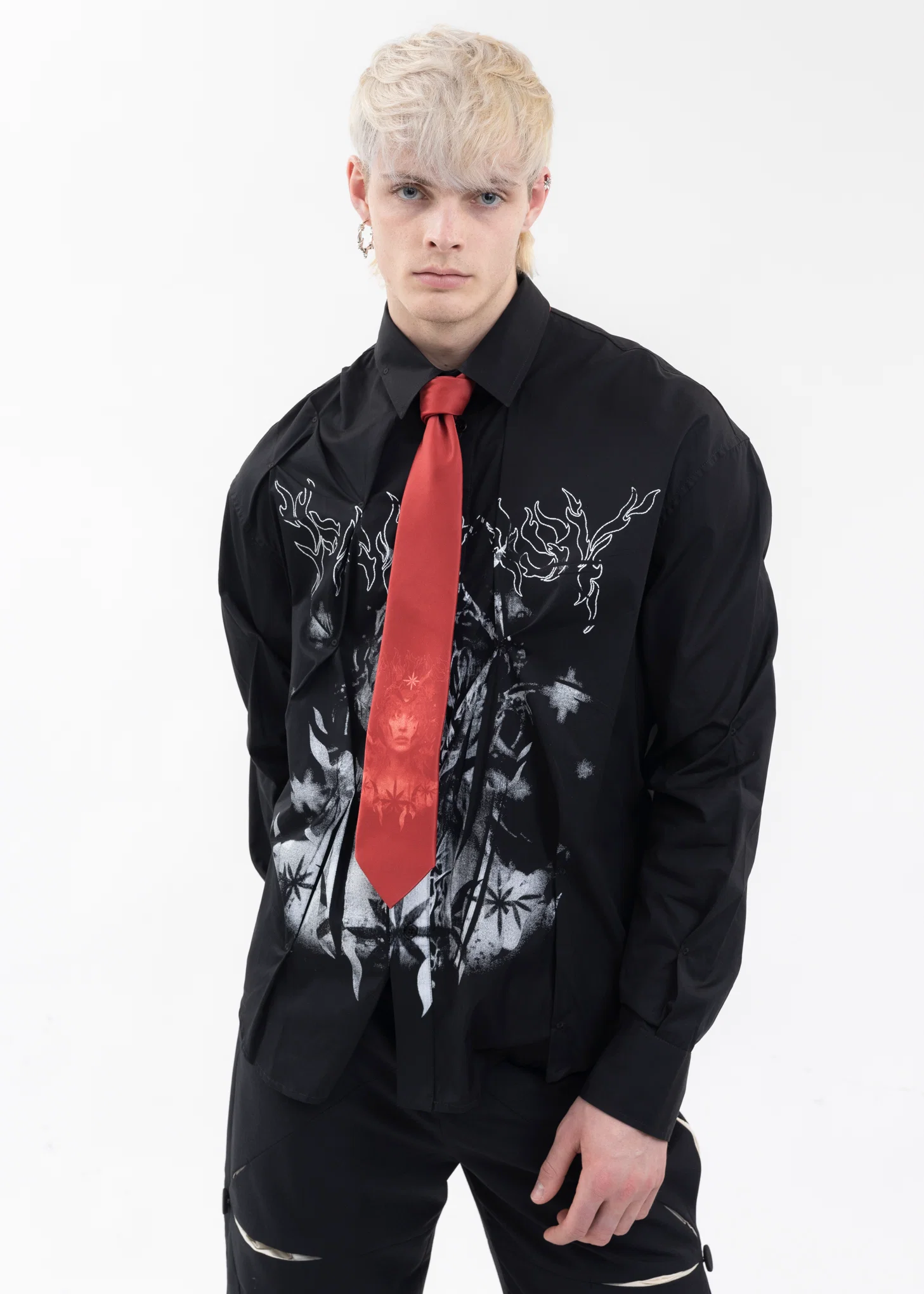 RED FANTASY GIRL TIE