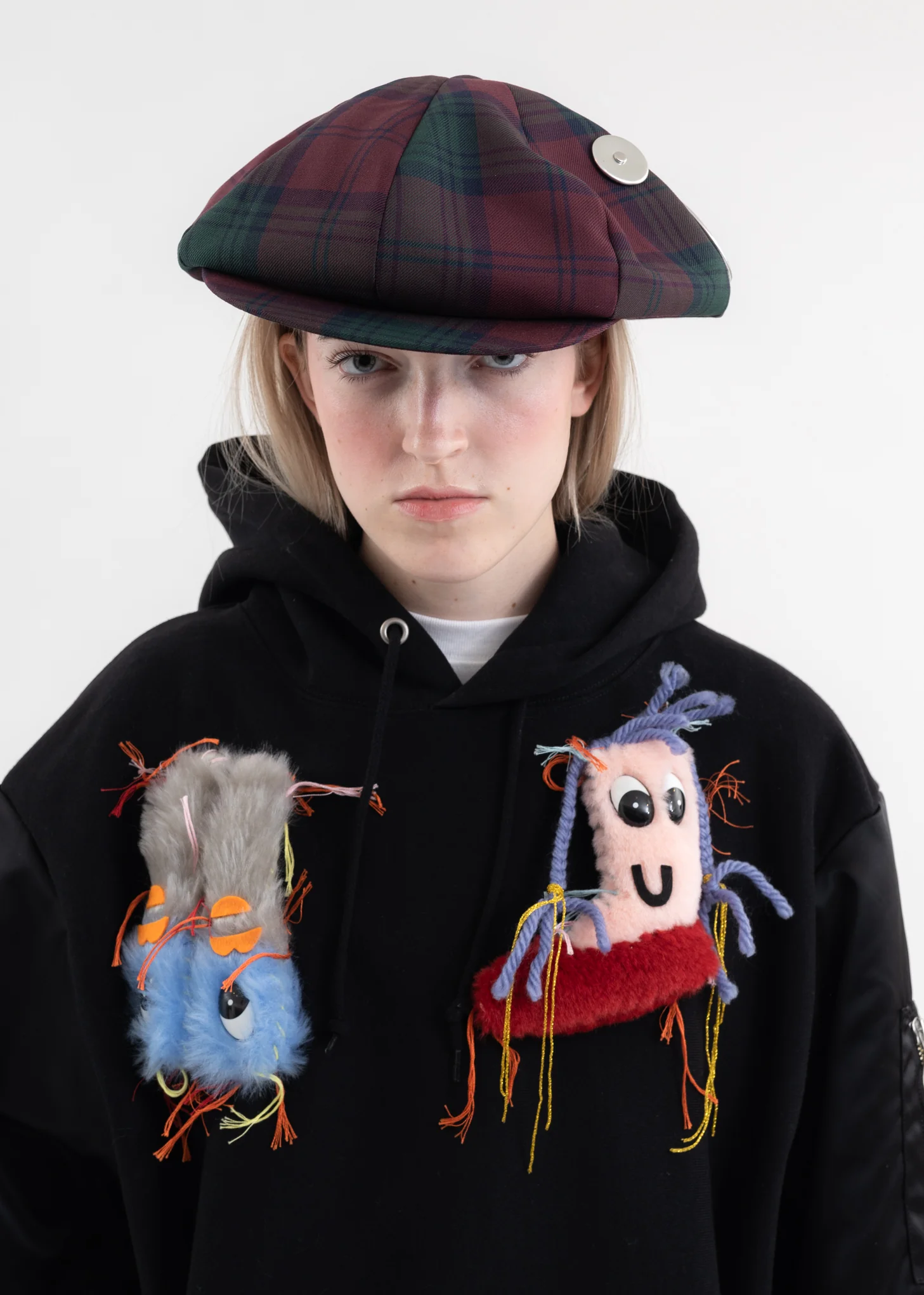Red/Green Tartan Check Metal Badges Casquette KIDILL × CA4LA Collaboration - Image 3