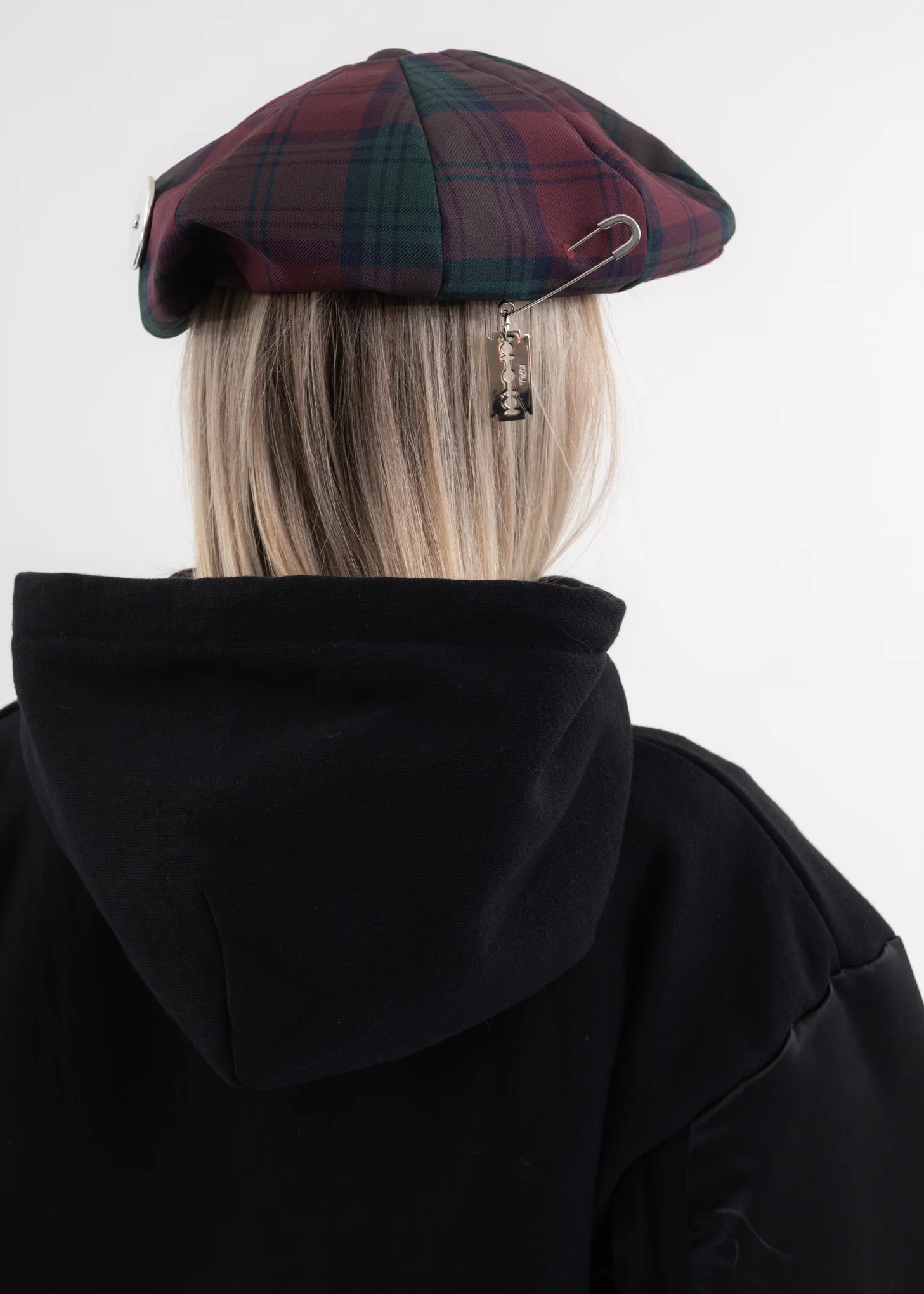 Red/Green Tartan Check Metal Badges Casquette KIDILL × CA4LA Collaboration - Image 4