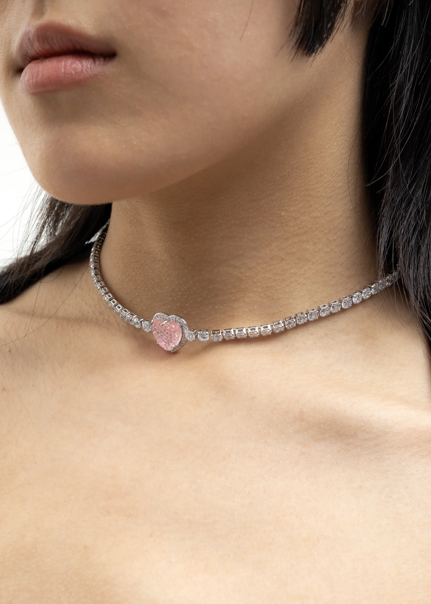 Rhinestone And Light Pink Heart Necklace - Image 2