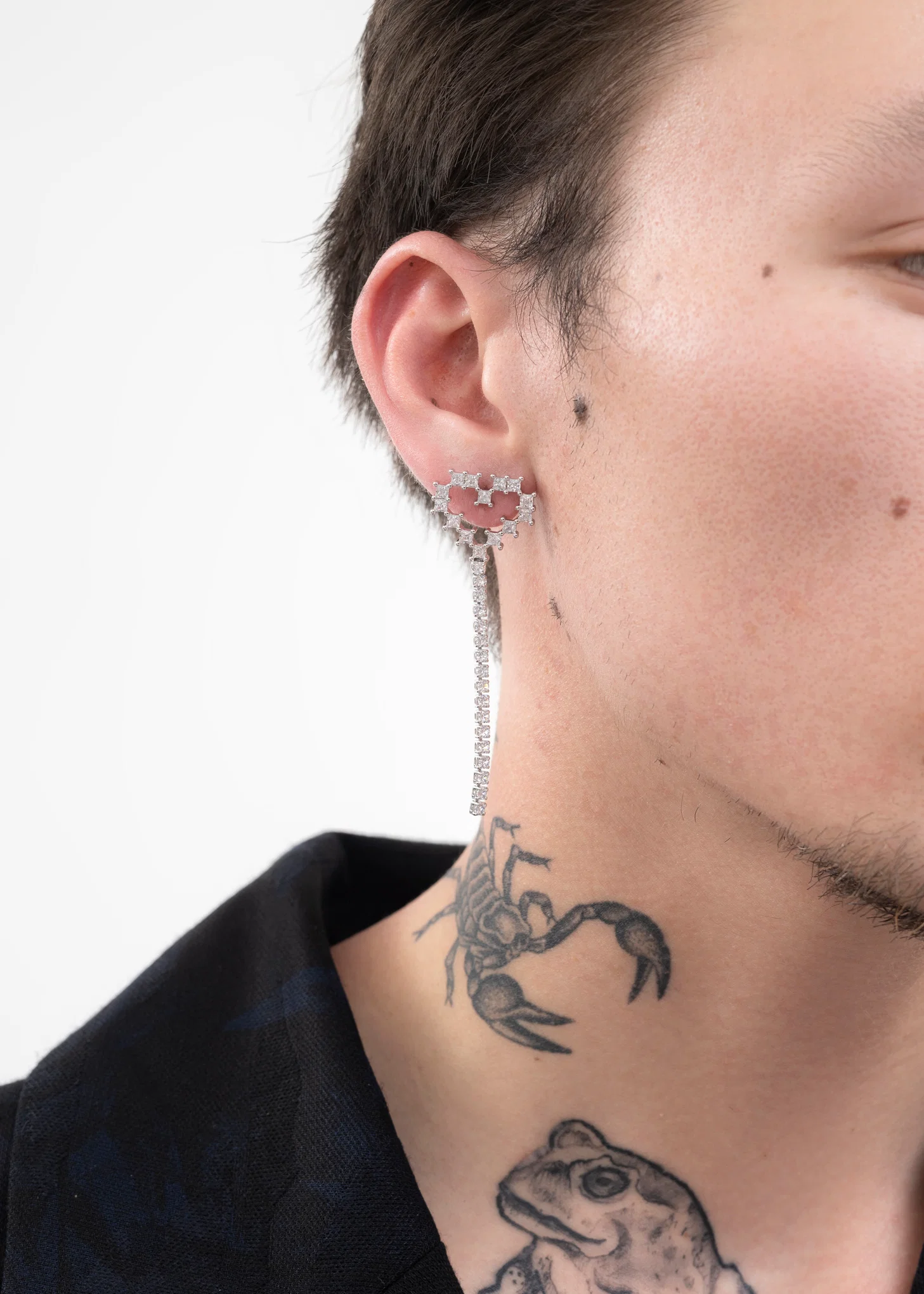 Rhinestone Heart And Chian Earring -Single - Image 3