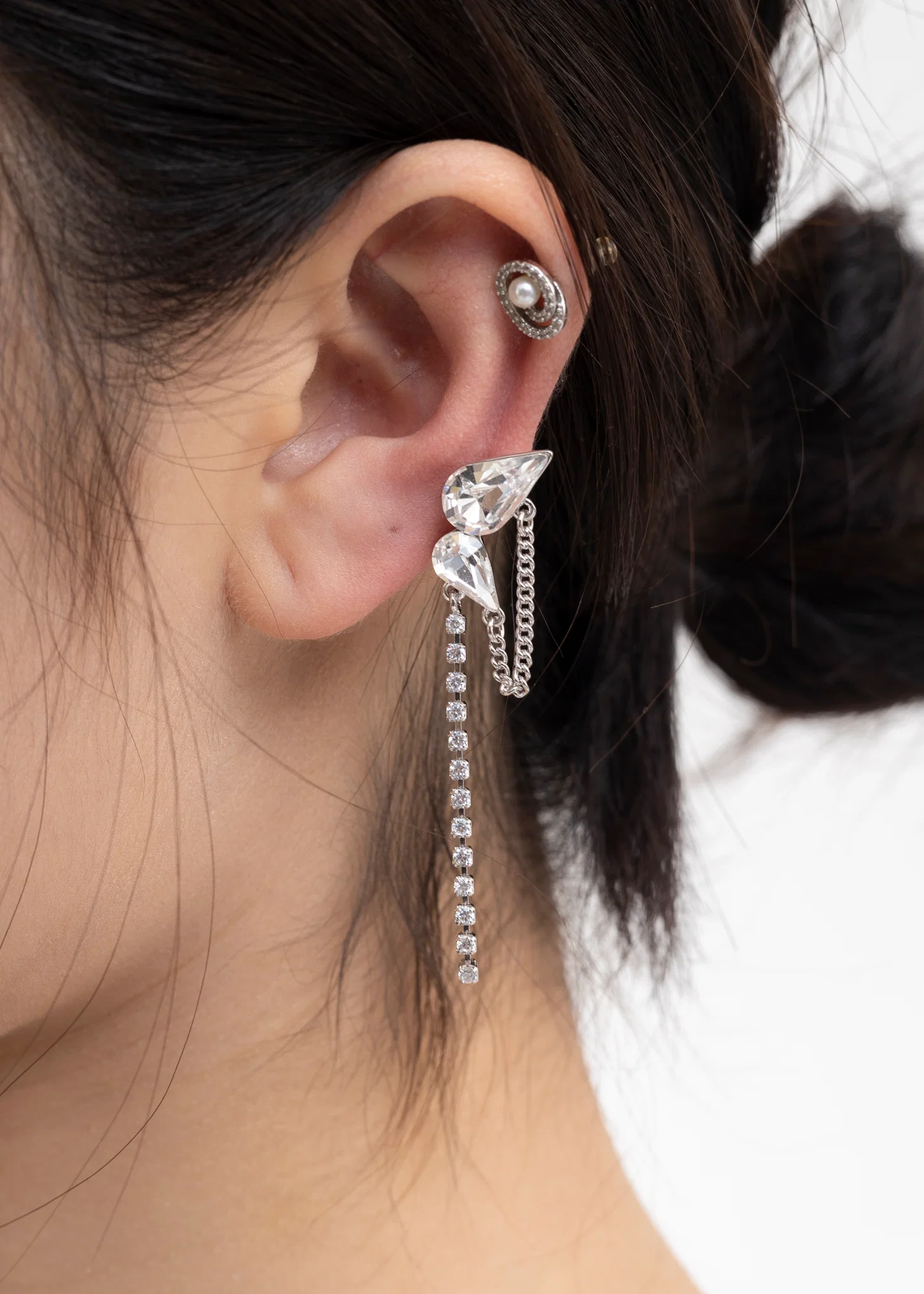 Rhinestone Wing And Chains Earring -Single - Image 3