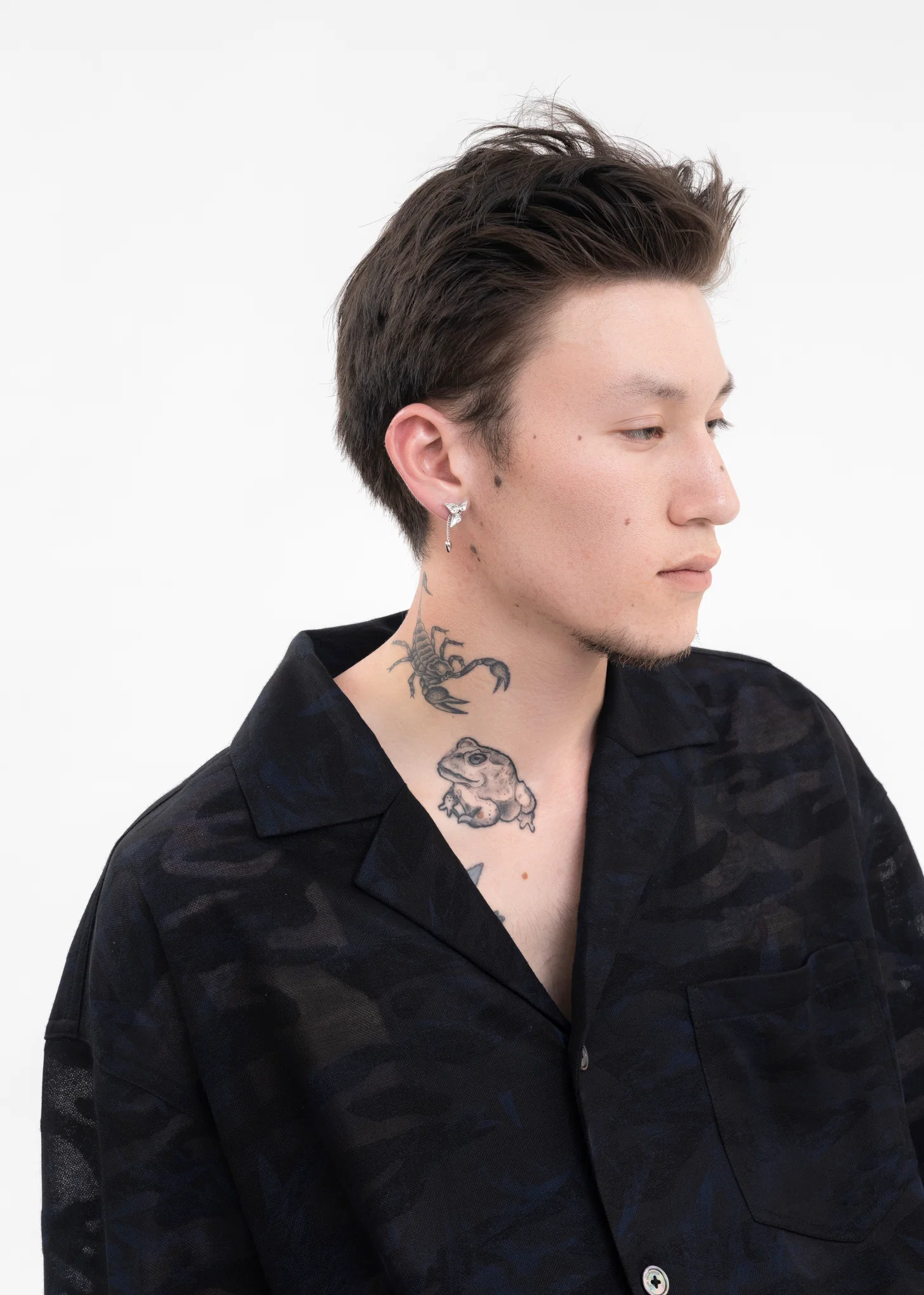 Rhinestone Wing/ Chain Earring -Single - Image 5