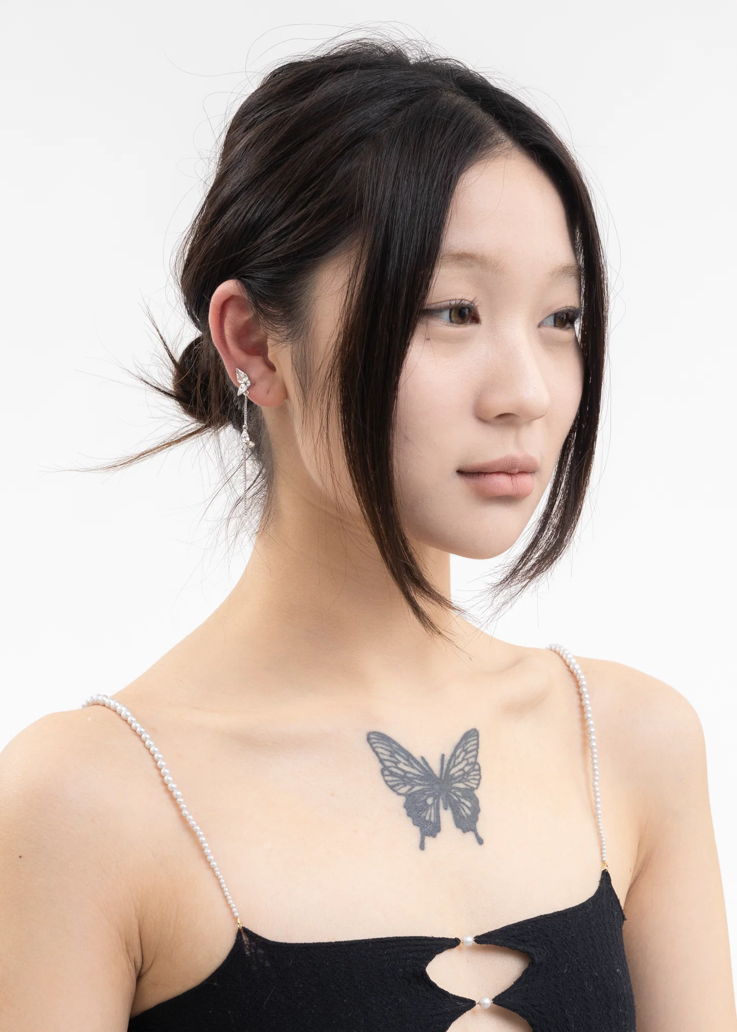Rhinestone Wings And Chain Earring -Single - Image 2