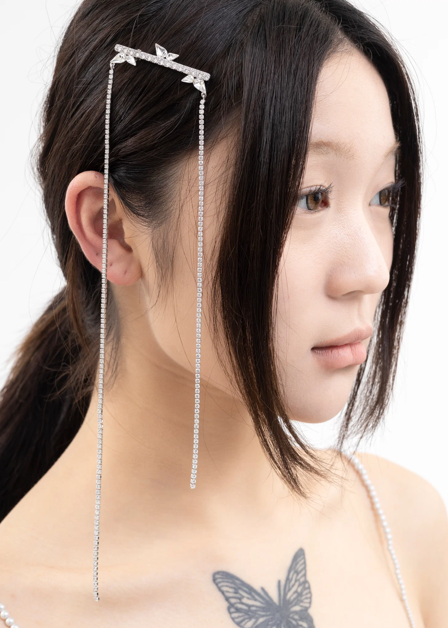 Rhinestone Wings And Chains Hair Pin - Image 4