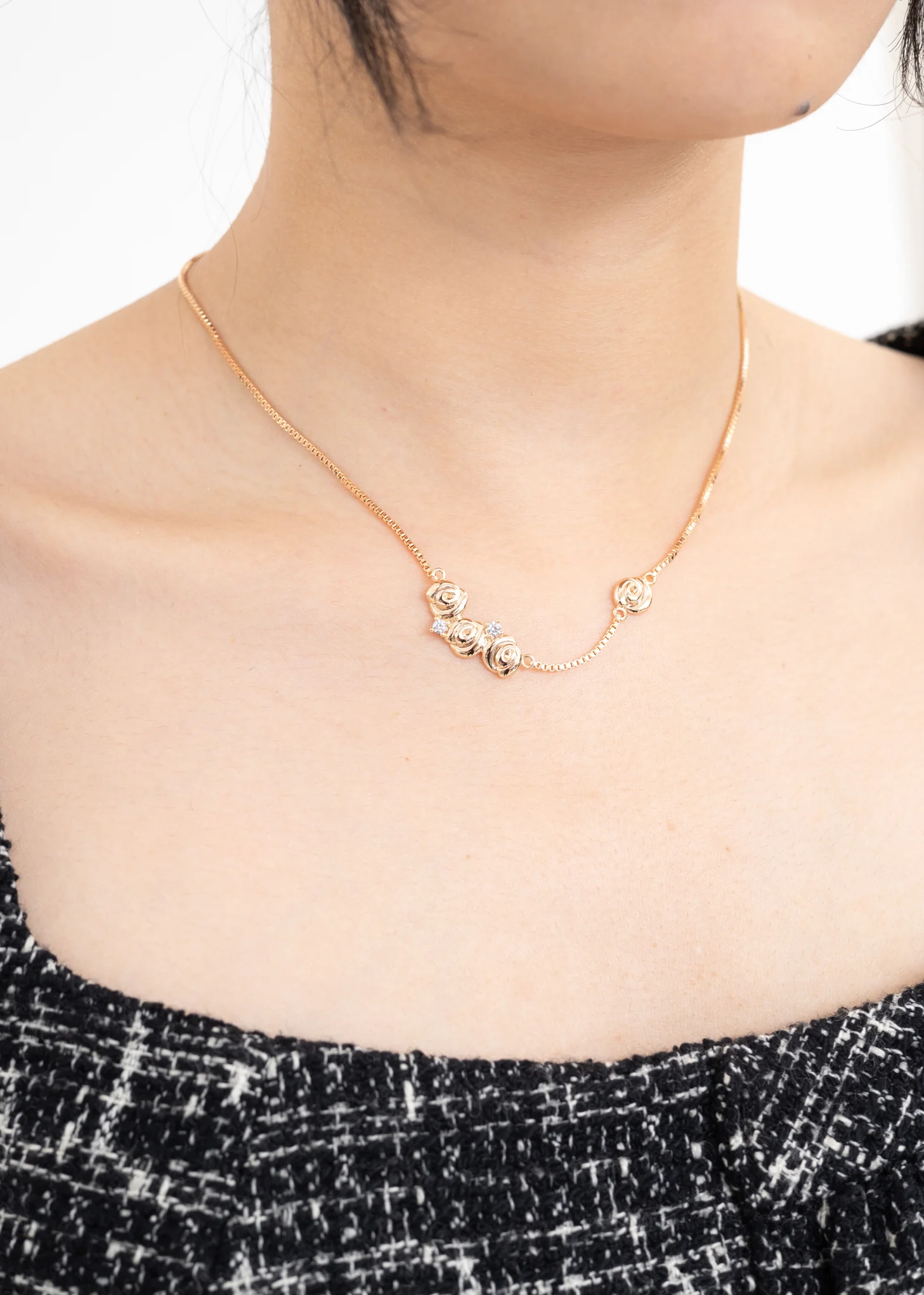Rose Gold Roses Necklace - Image 2