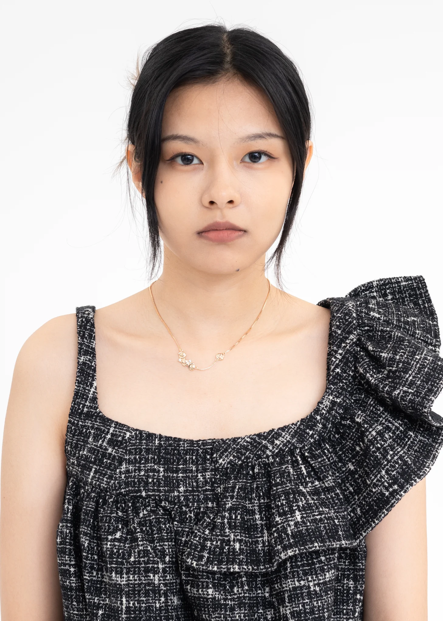 Rose Gold Roses Necklace - Image 3