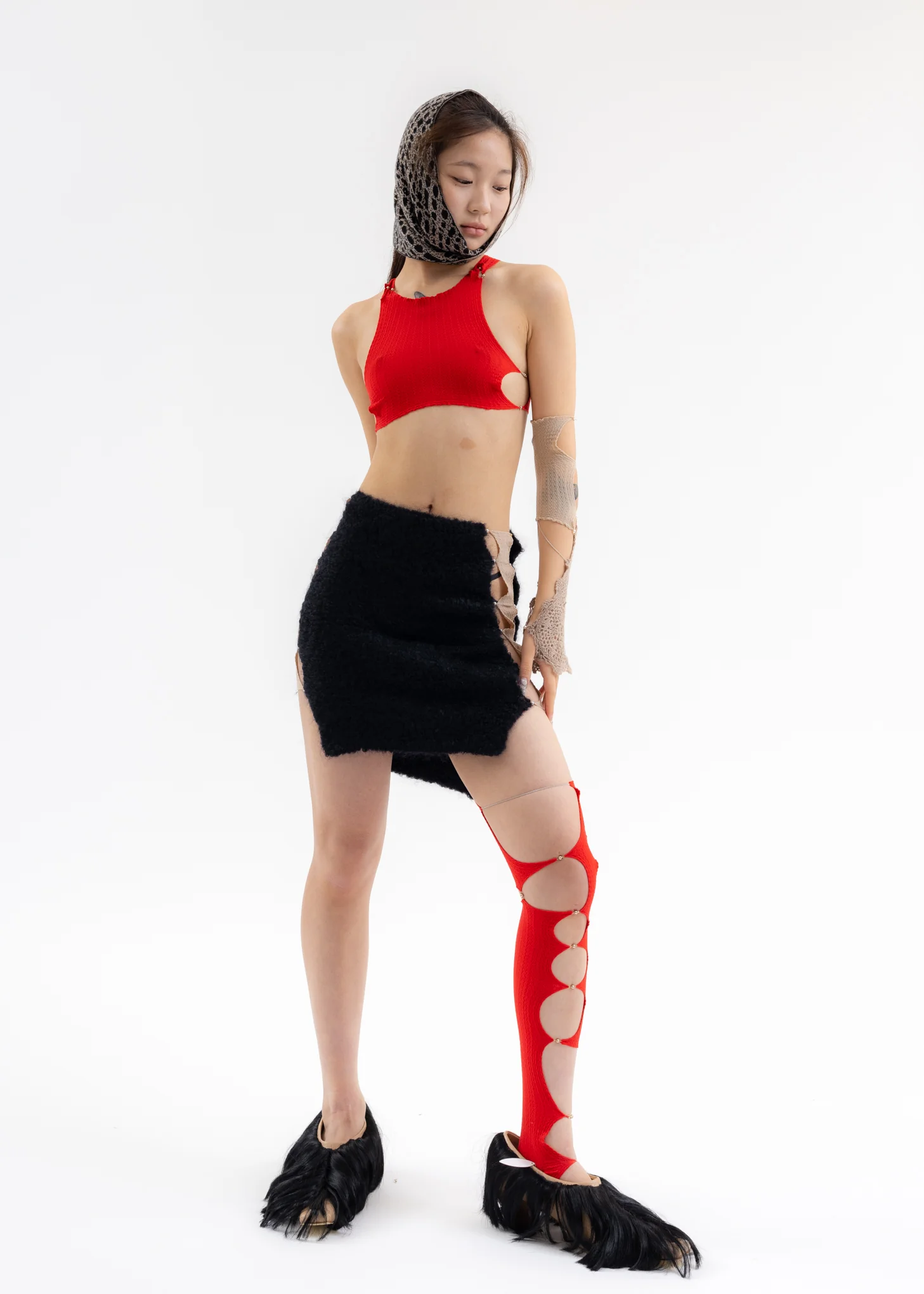 RUBY SINGLE CUT-OUT LEG STOCKING - Image 8