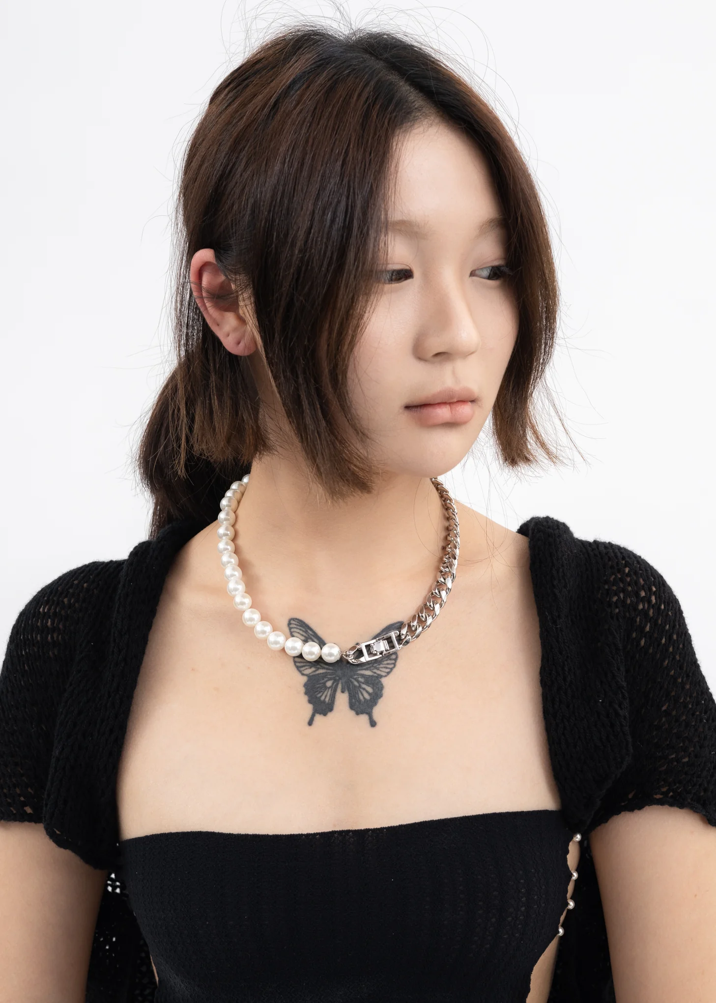 Silver And Pearl Mix Chain  Necklace - Image 8