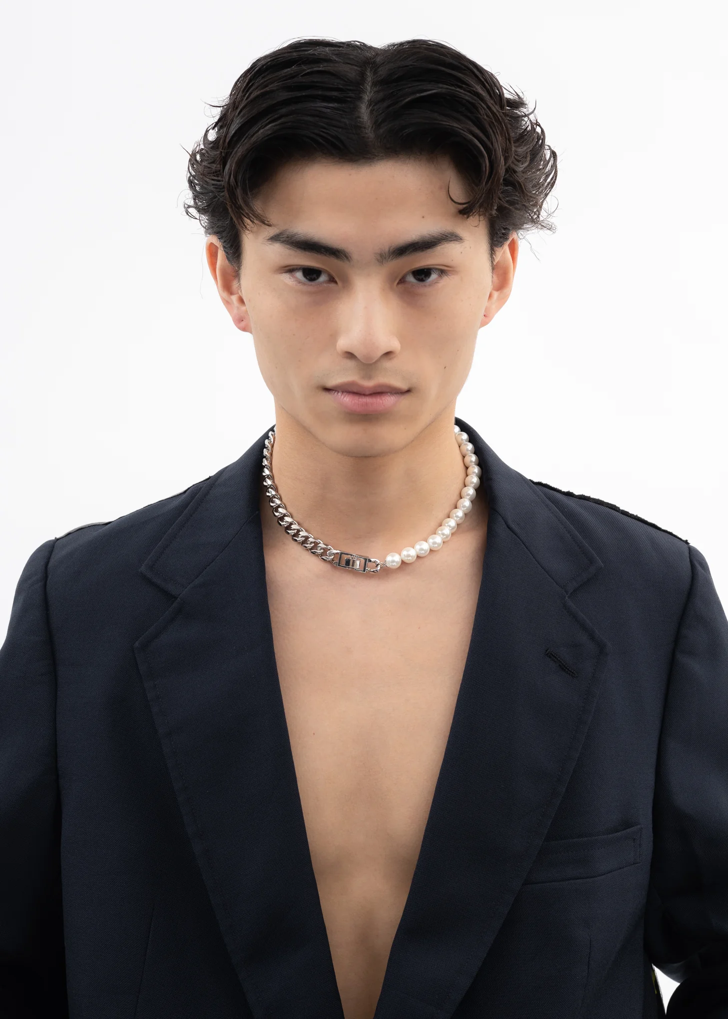 Silver And Pearl Mix Chain  Necklace - Image 2