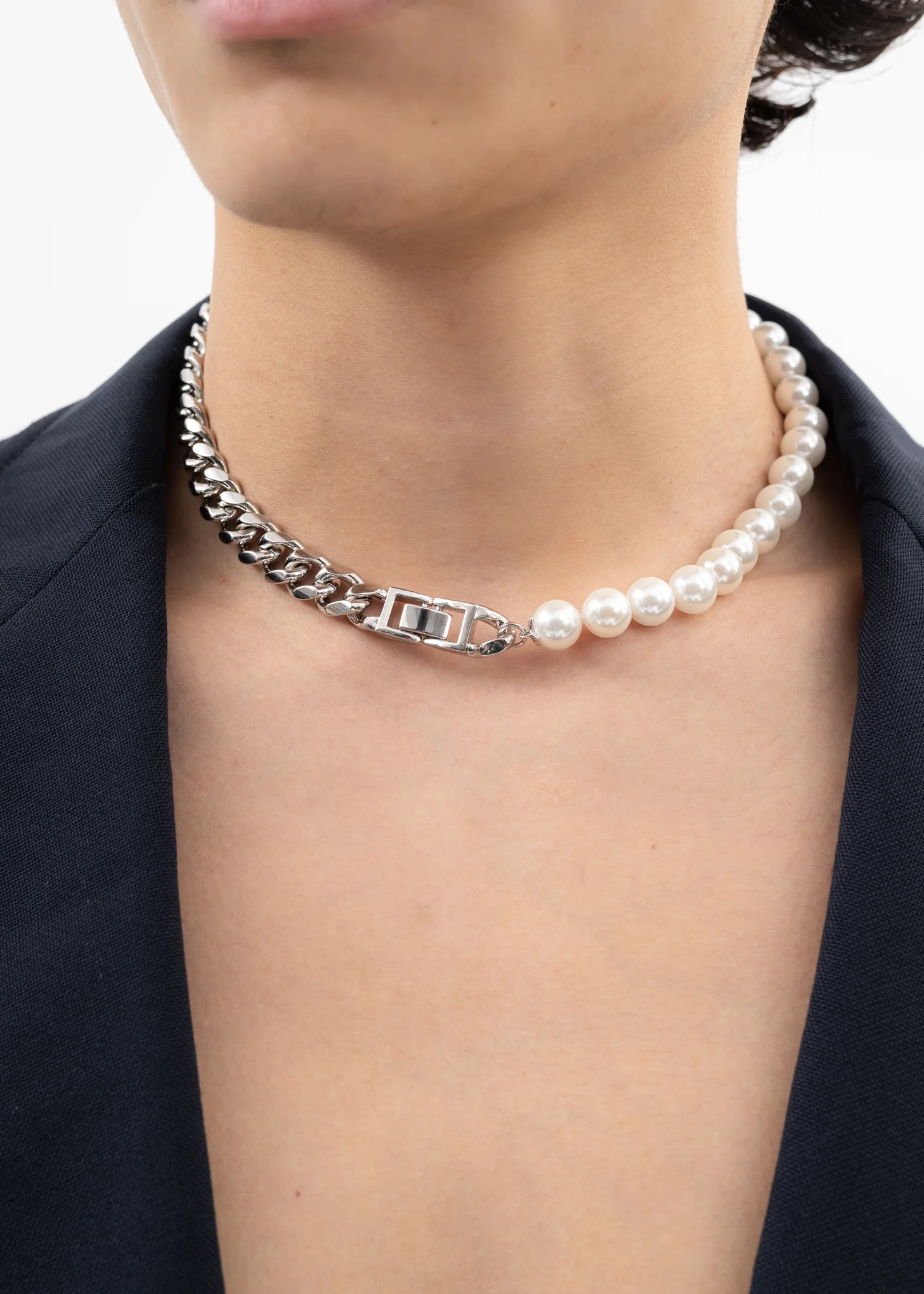 Silver And Pearl Mix Chain  Necklace - Image 3