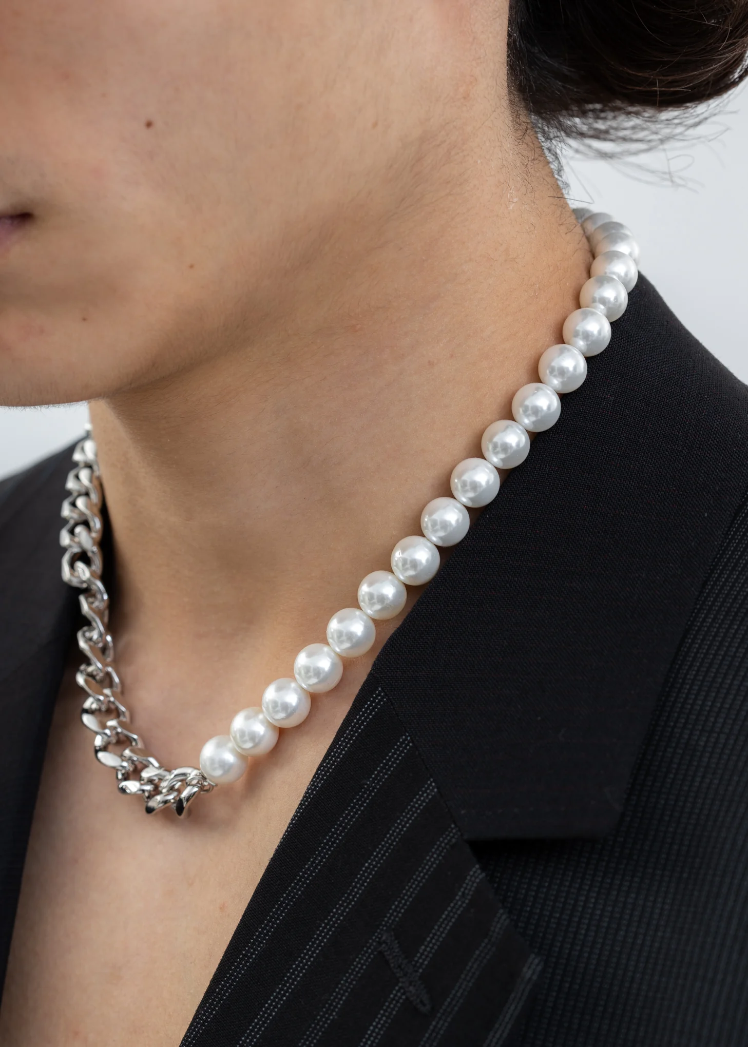 Silver And Pearl Mix Chain  Necklace - Image 5