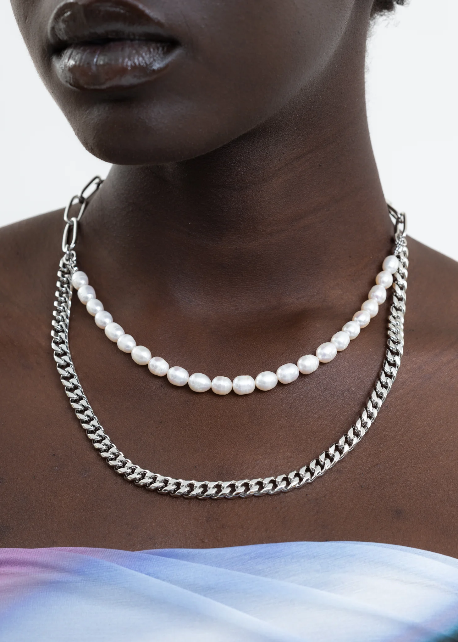 Silver And Pearl Mix Chains Necklace - Image 3