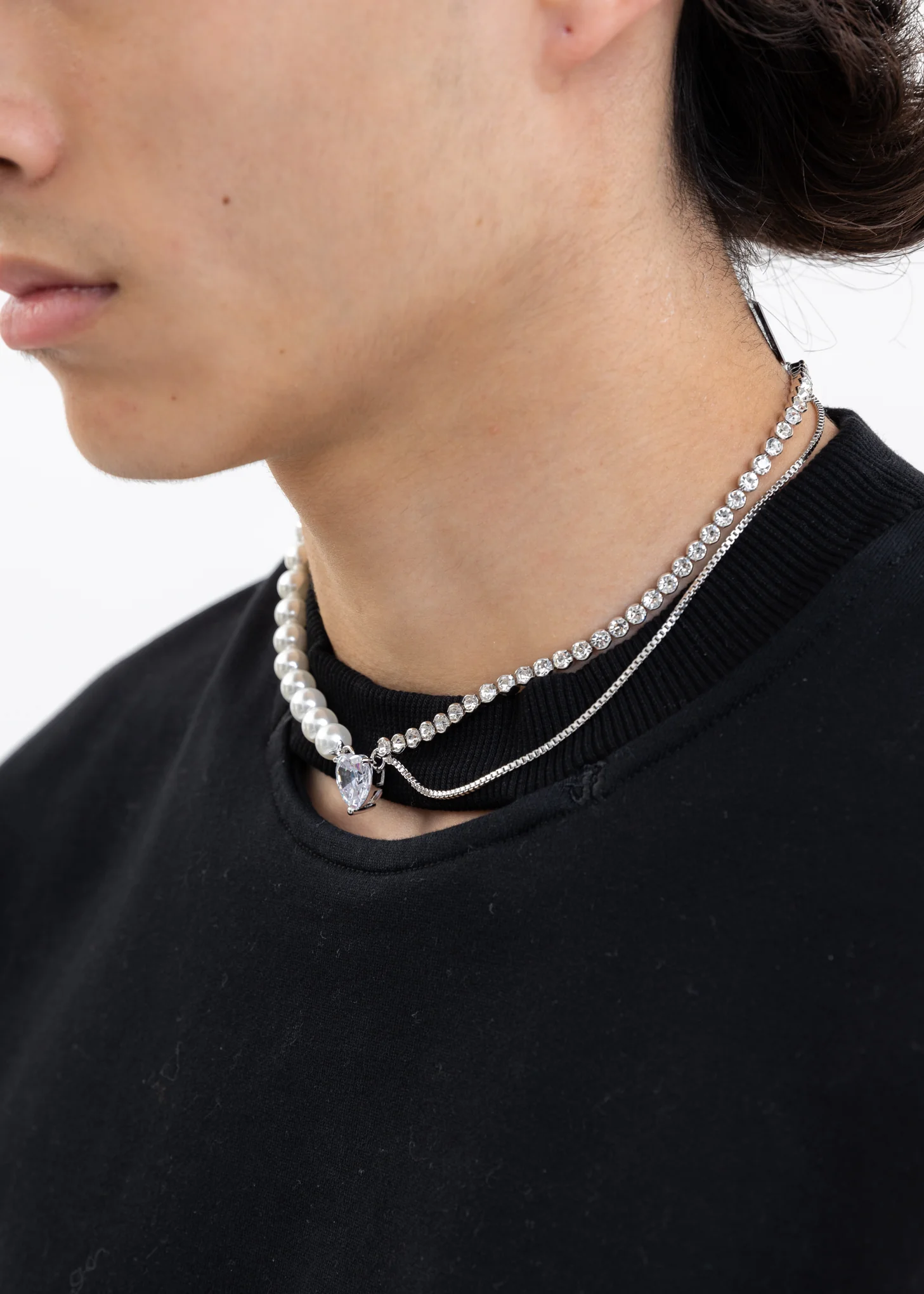 Silver And Pearl Mix Necklaces With RHINESTONE HEART - Image 4
