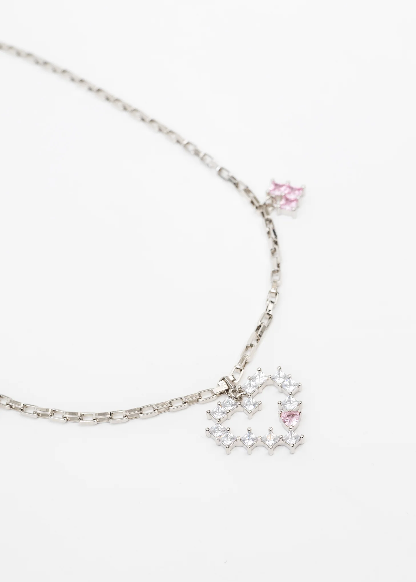 Silver/ Pearl And Rhinestone Hearts Necklace ( CHUYU) - Image 4
