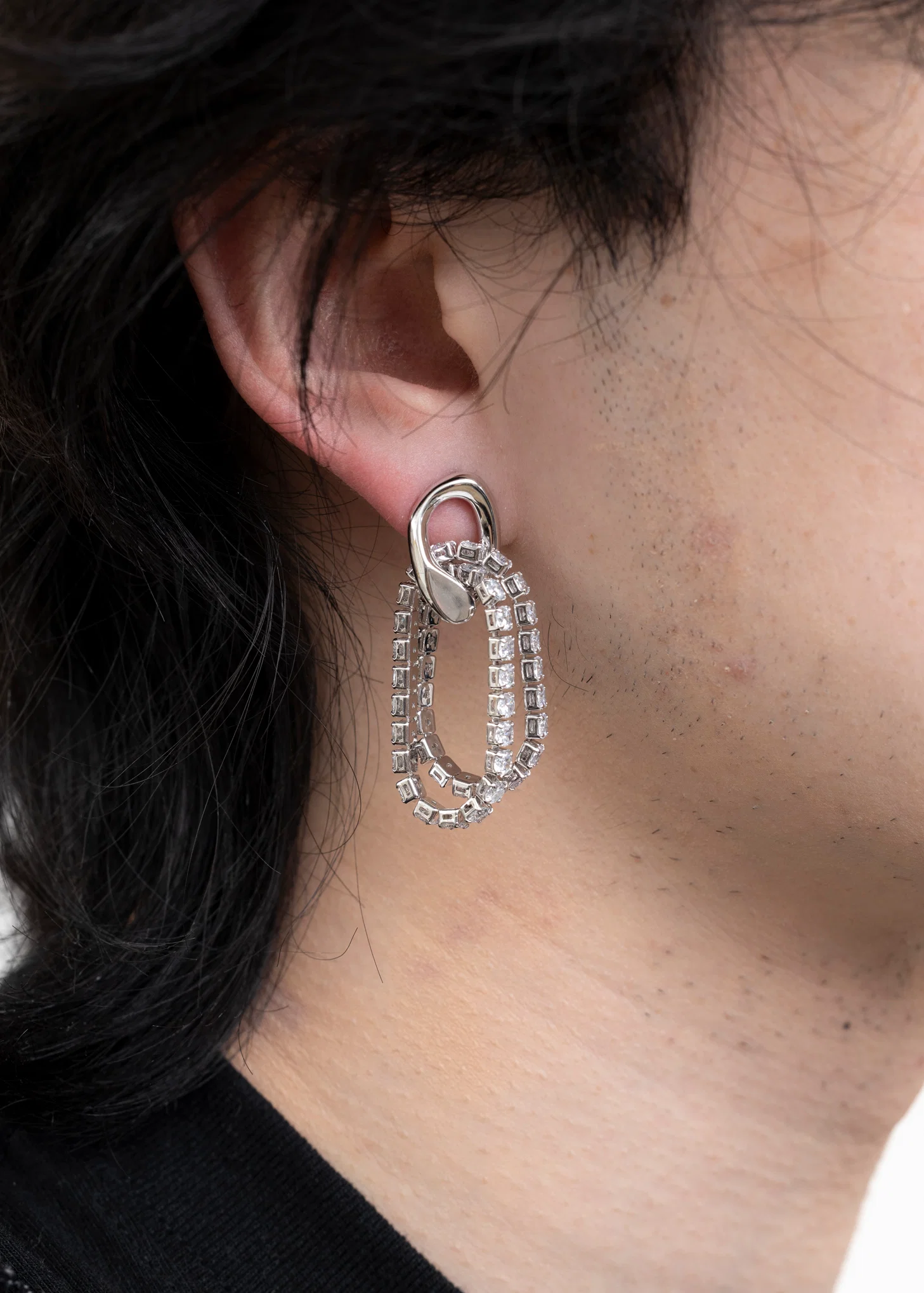 Silver And Rhinestone CHANYAO Earring - Single - Image 5