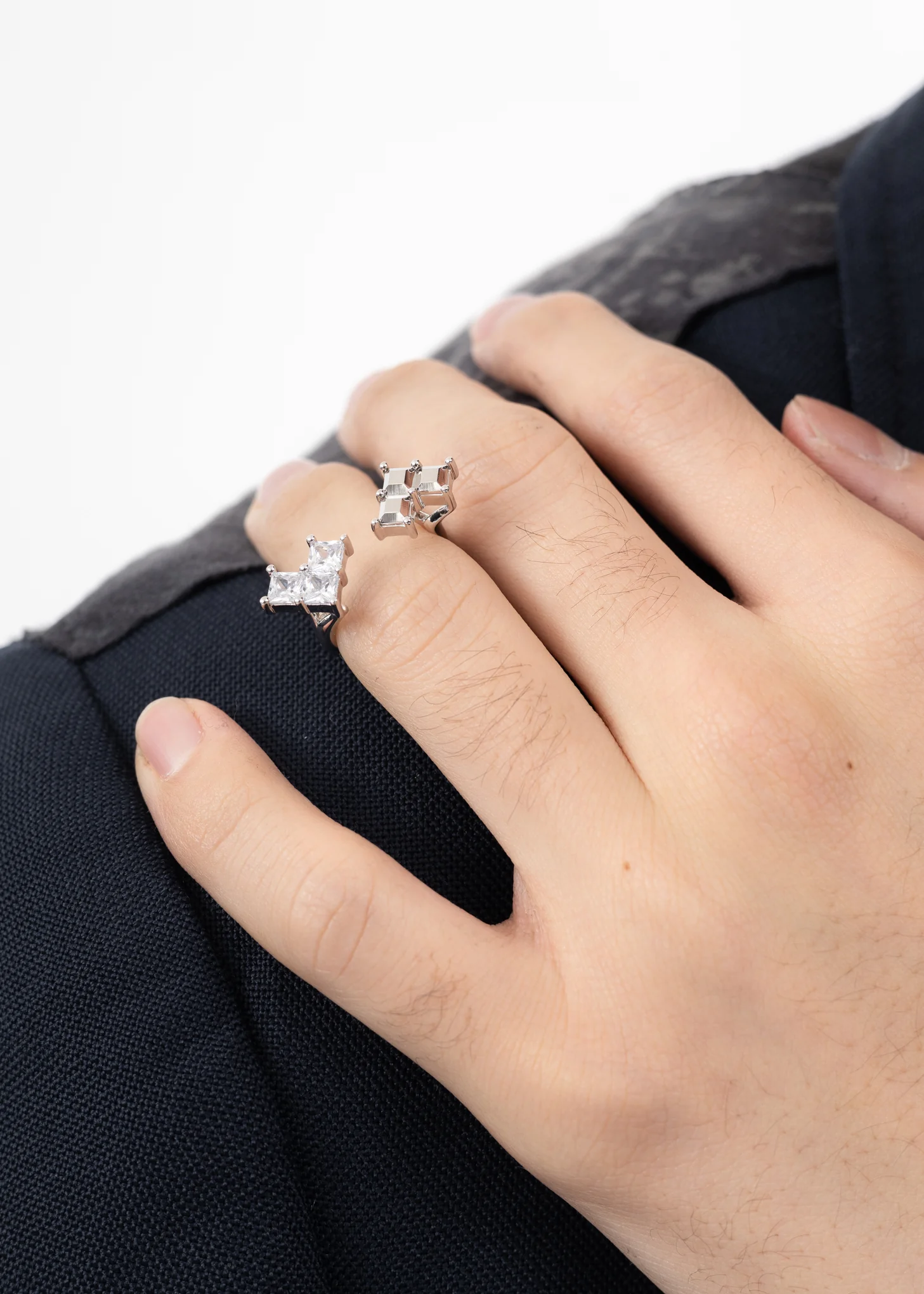 Silver And Rhinestone Hearts Ring - Image 3