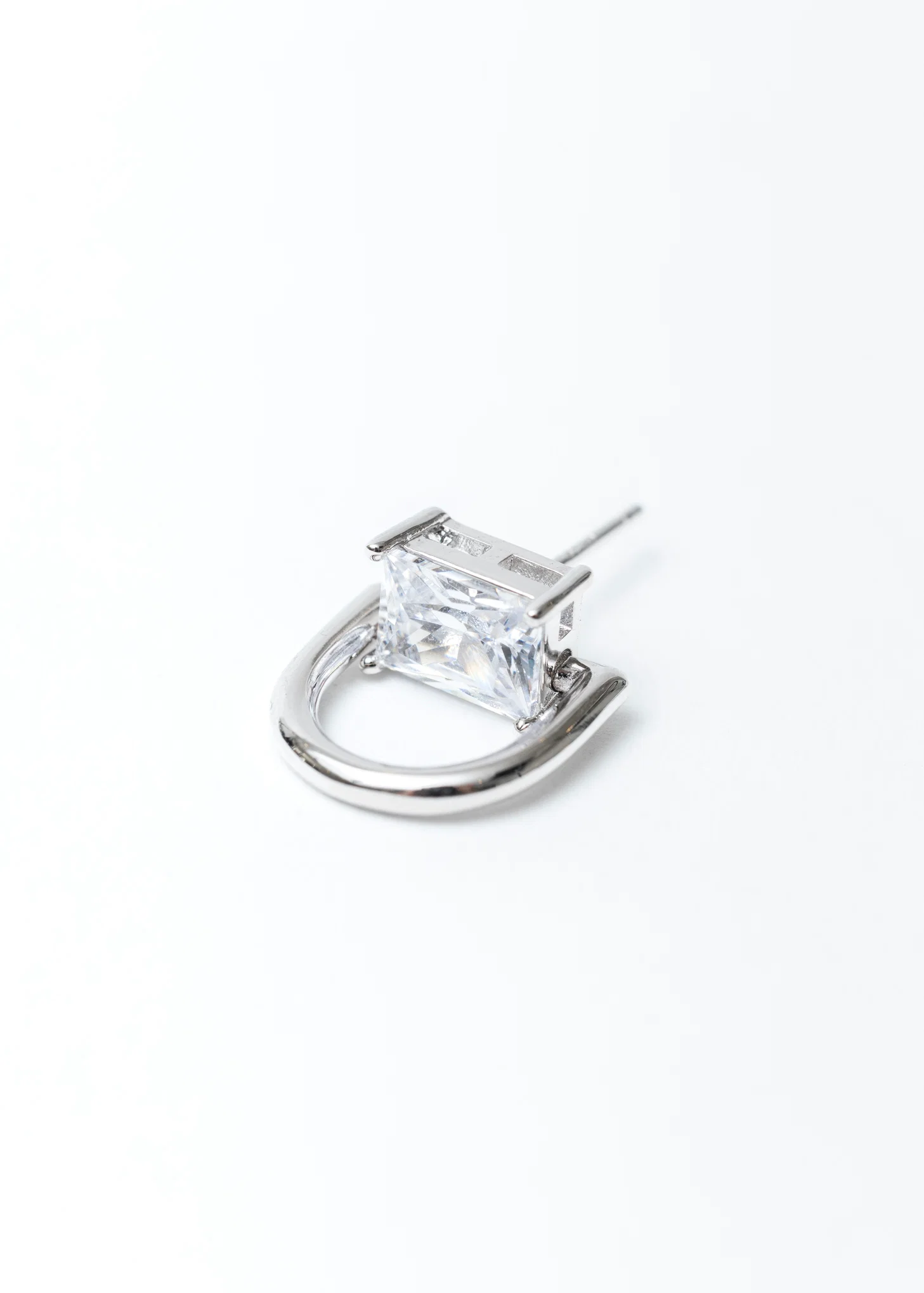 Silver And Rhinestone HUIXING Earring - Single - Image 4