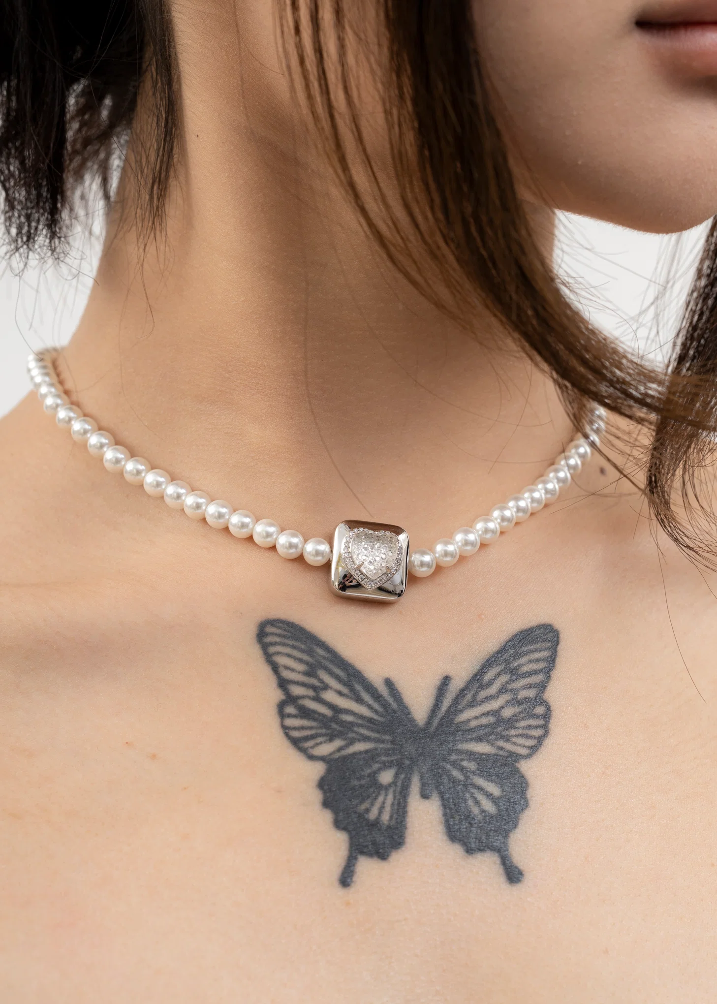 Silver And White Heart Pearl Necklace - Image 3