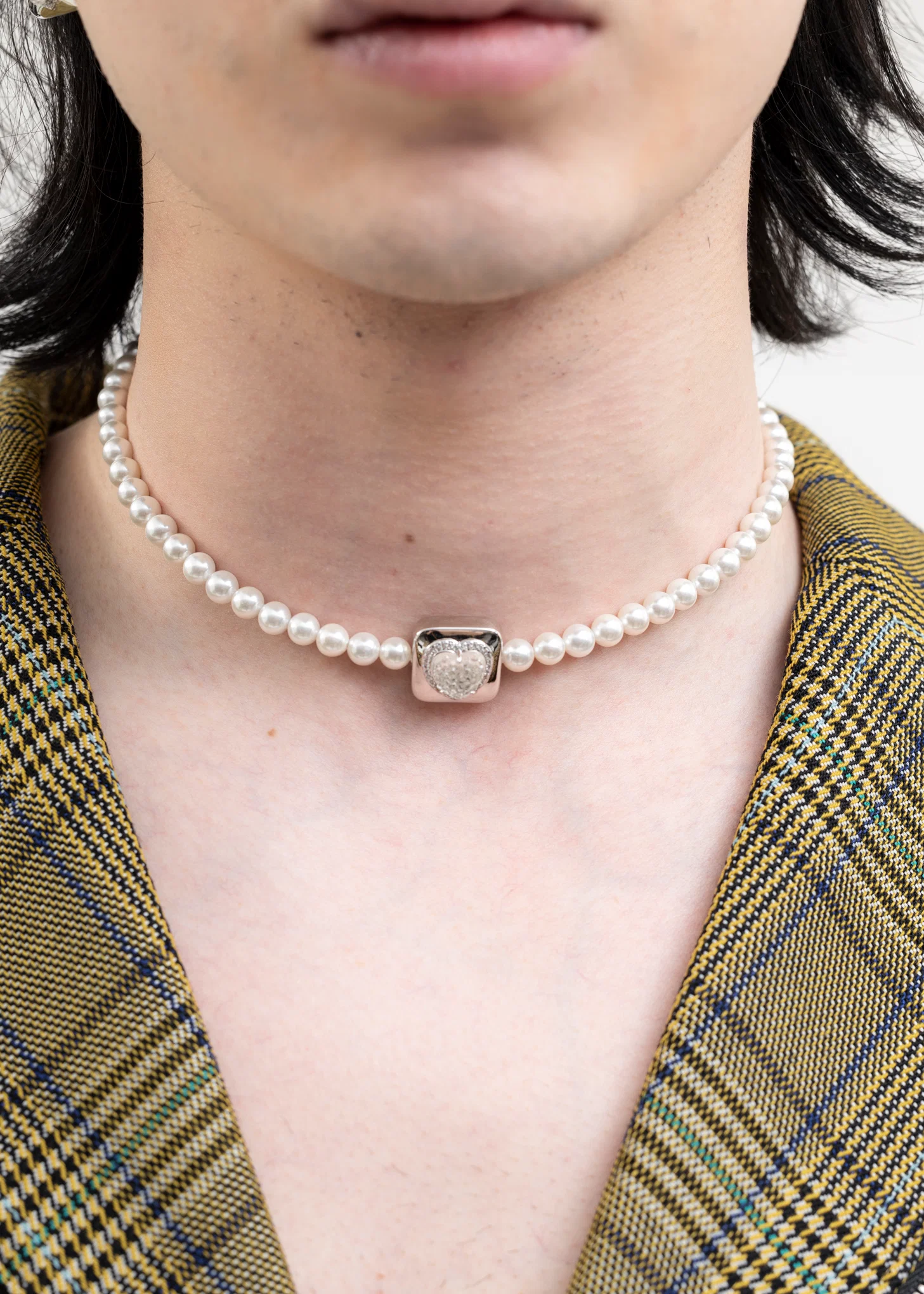 Silver And White Heart Pearl Necklace - Image 3