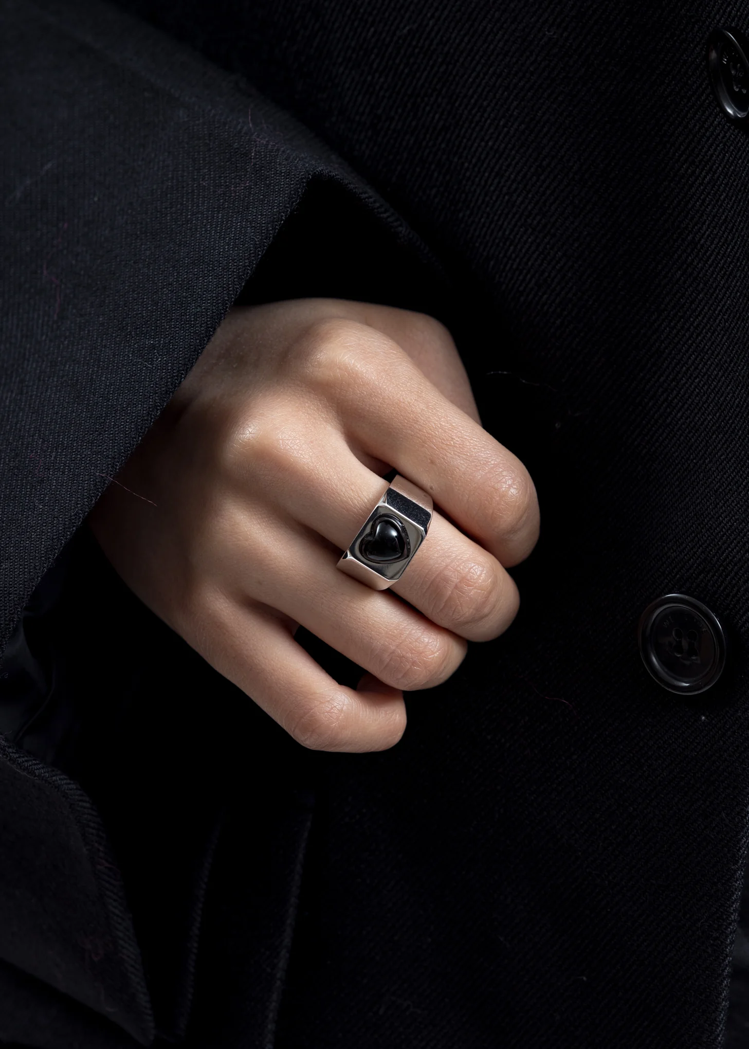 Silver Black Heart Shape Ring - Image 2