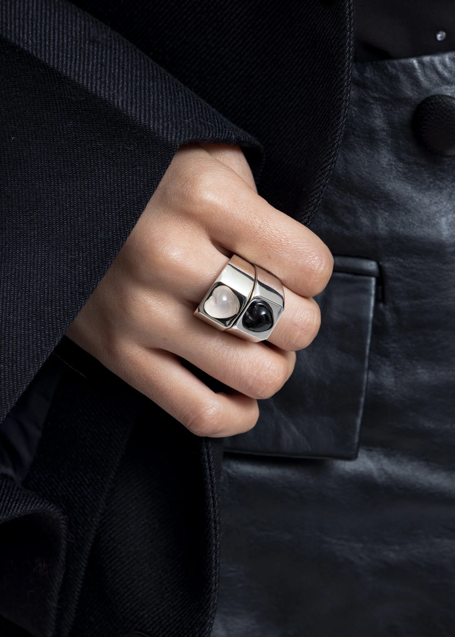 Silver Black Heart Shape Ring - Image 3