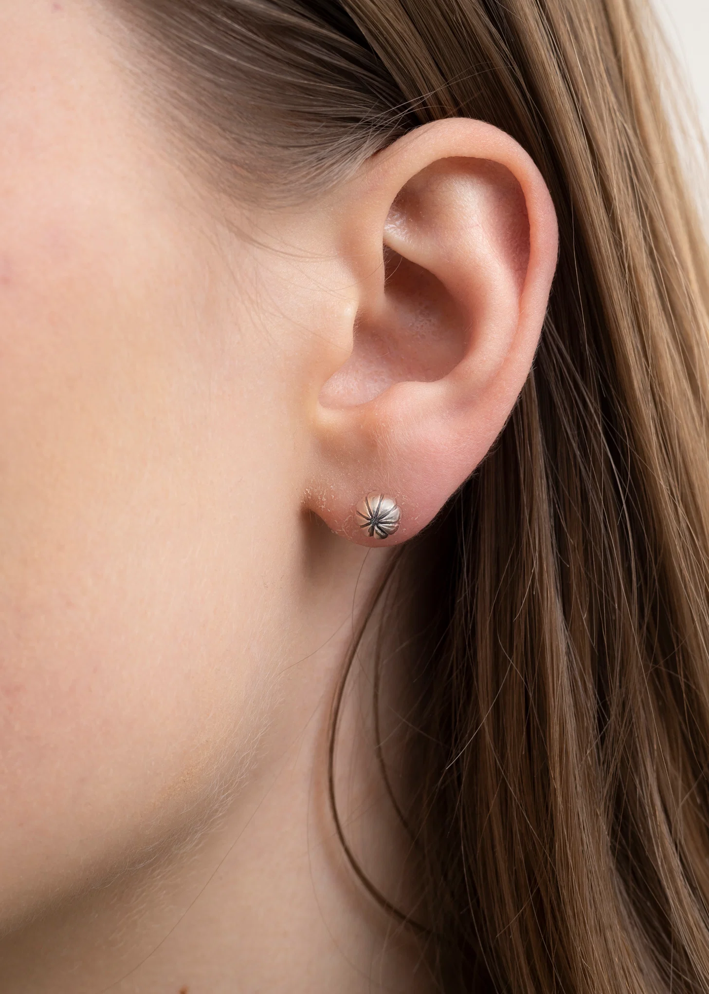 SILVER BUD EARRING - Image 3