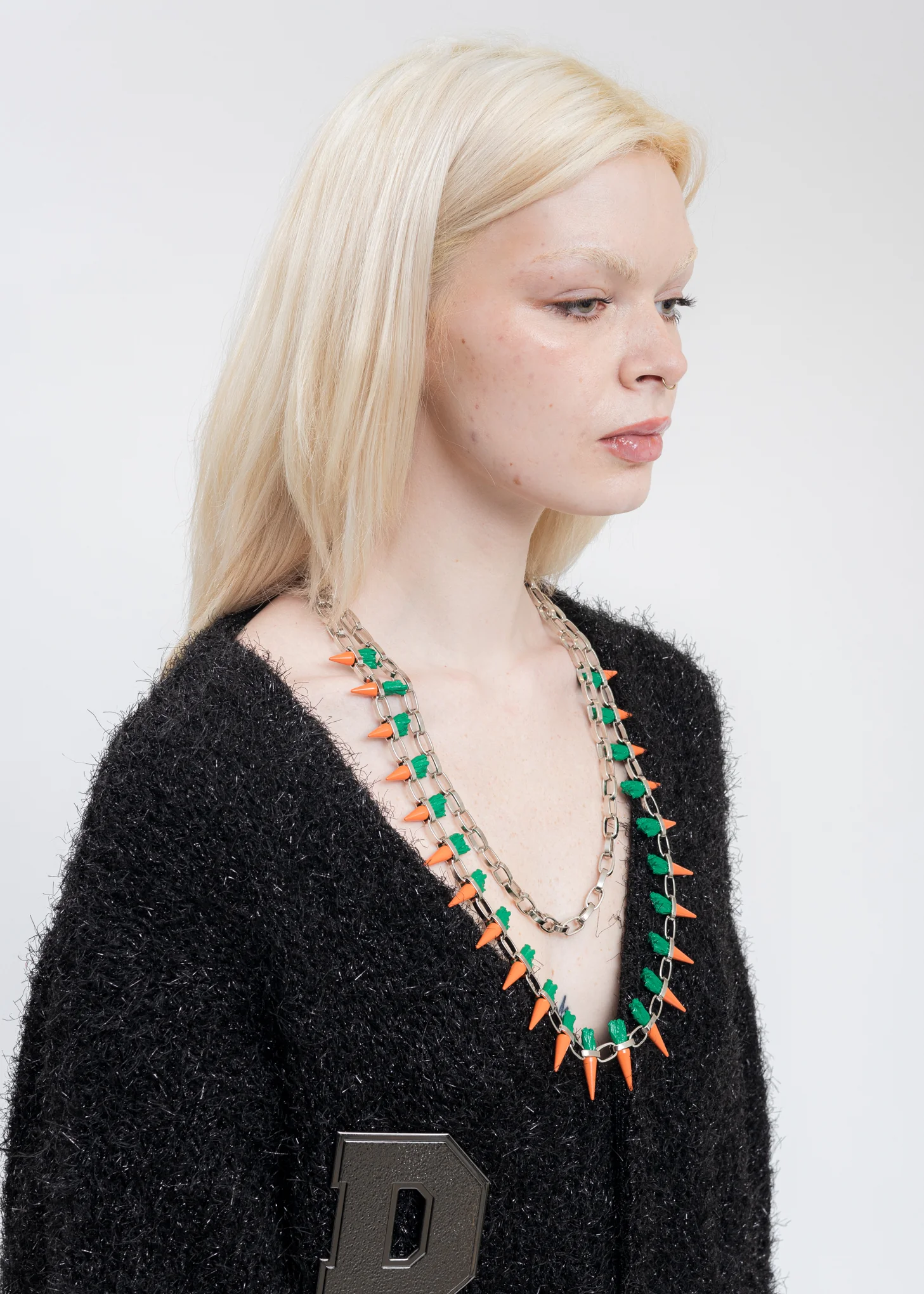 Silver CARROT STUDS Chain - Image 3