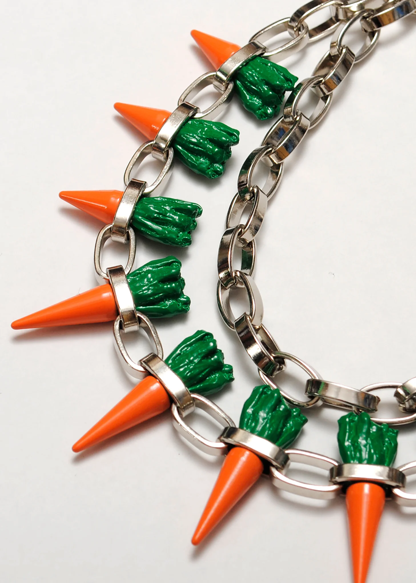 Silver CARROT STUDS Chain - Image 2