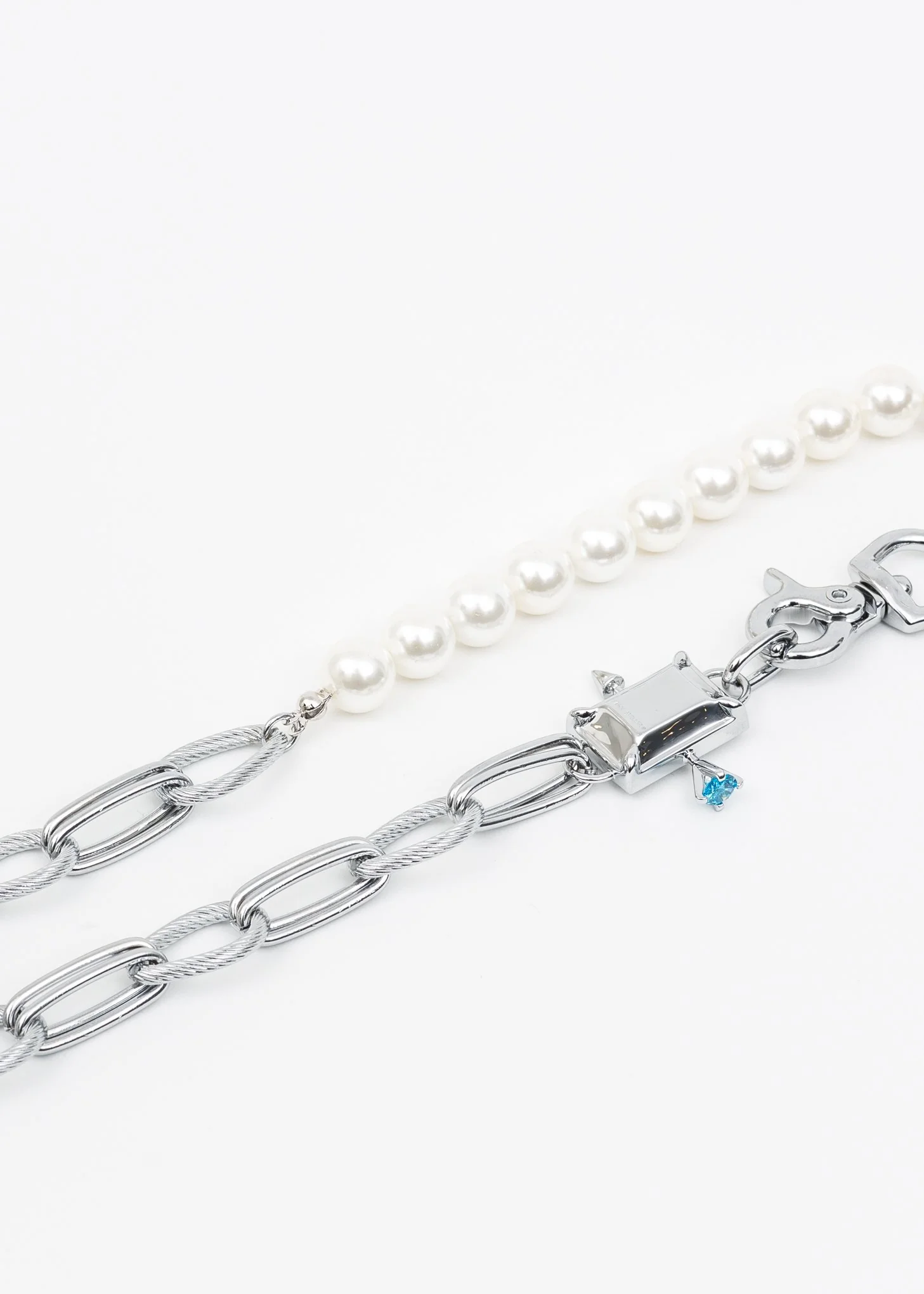 Silver Rhinestone And Pearl Necklace - Image 4