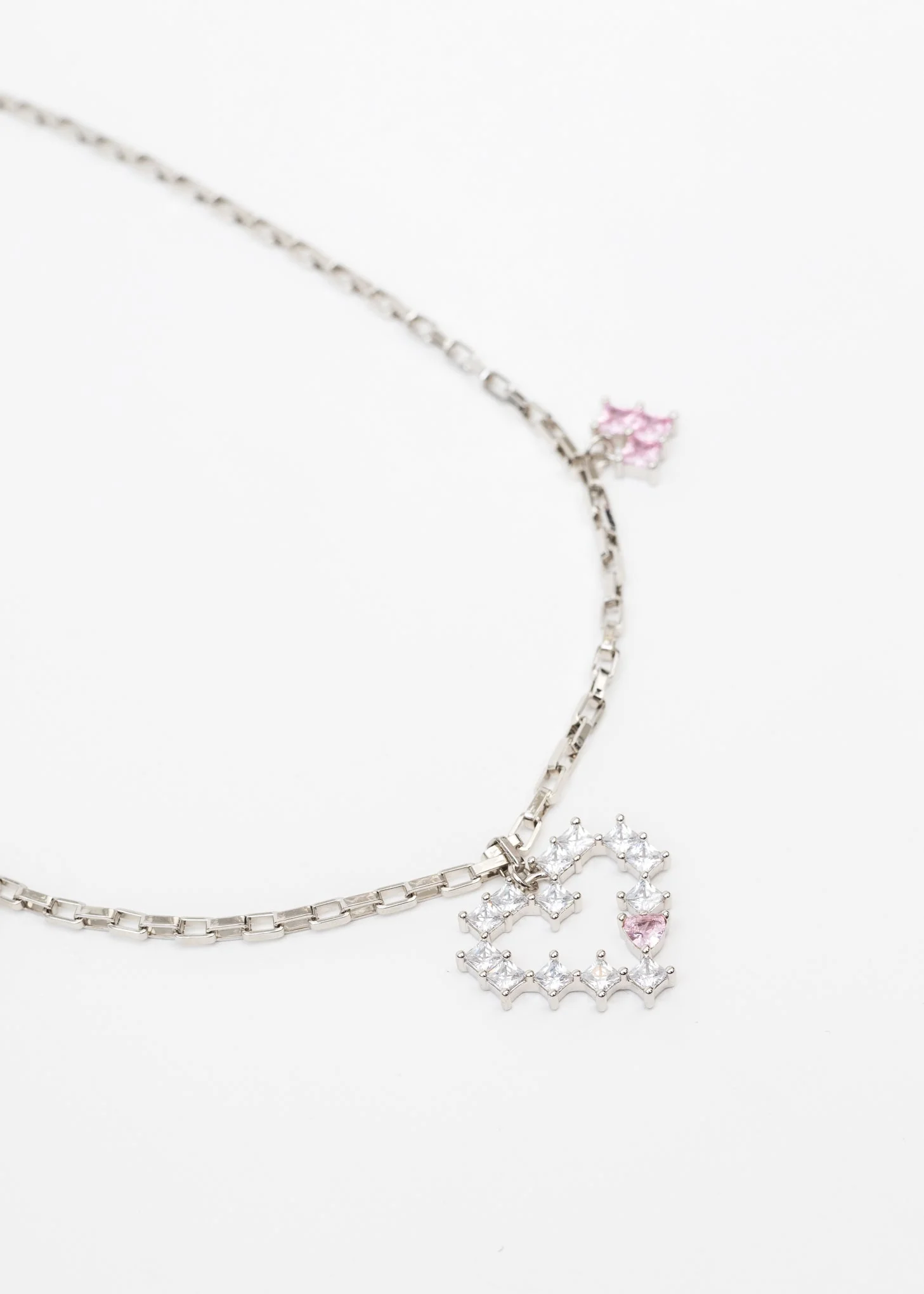 Silver/ Pearl And Rhinestone Hearts Necklace (CHUYU) - Image 4