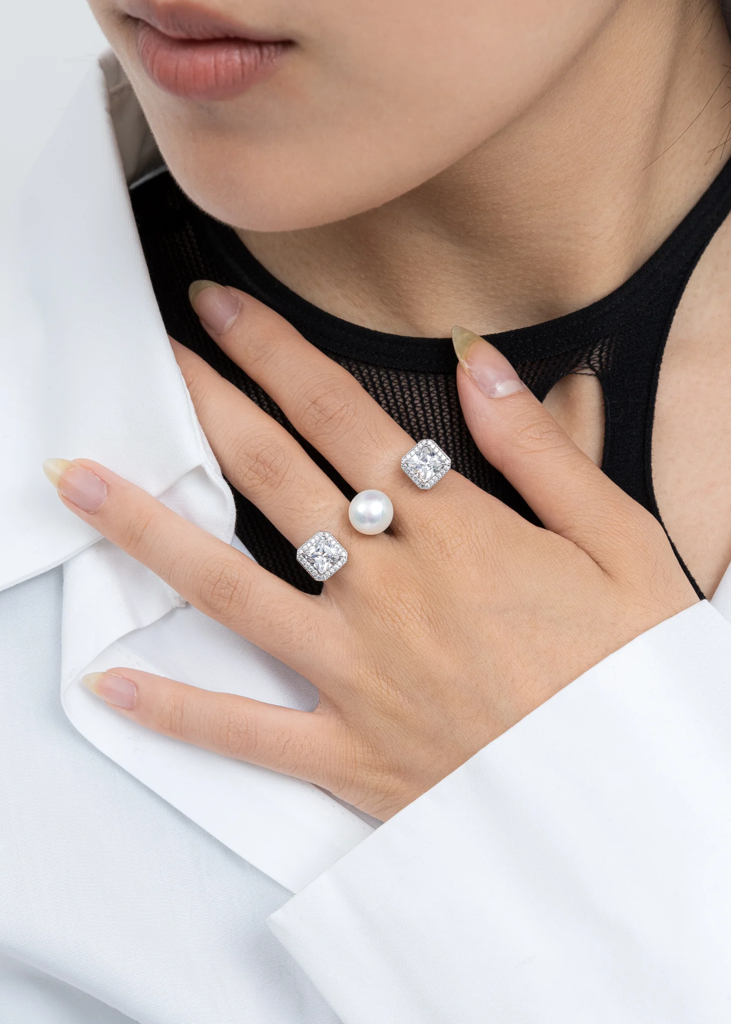 Silver Pearl And Rhinestone Ring - Image 2