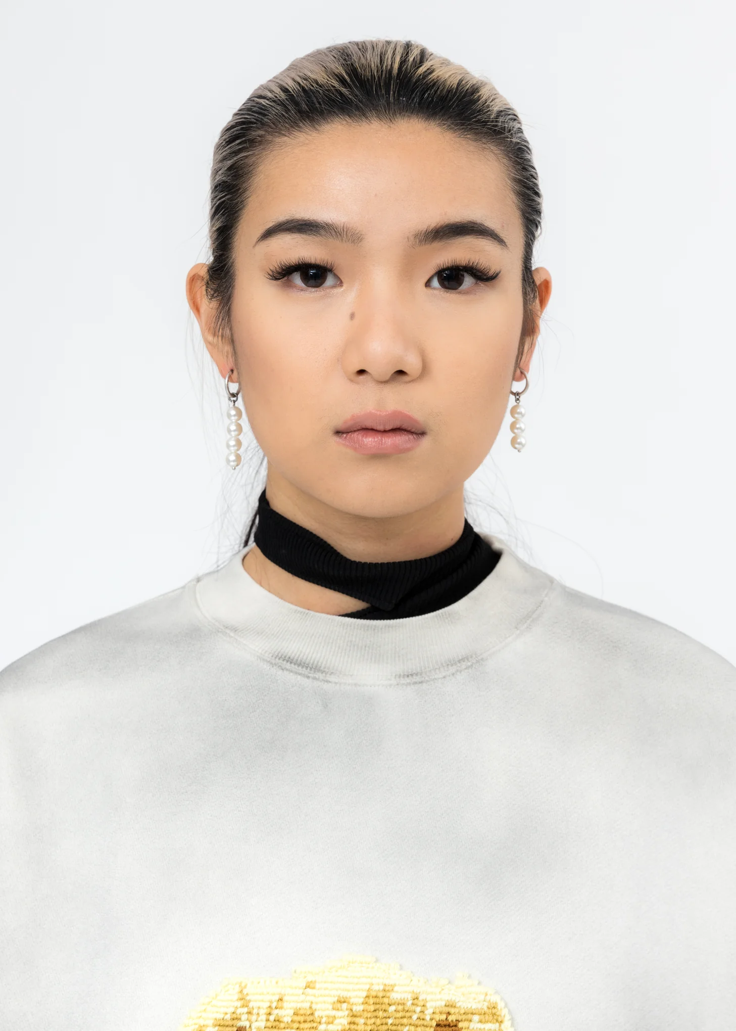 Silver Pearl Drop Earring - Image 2