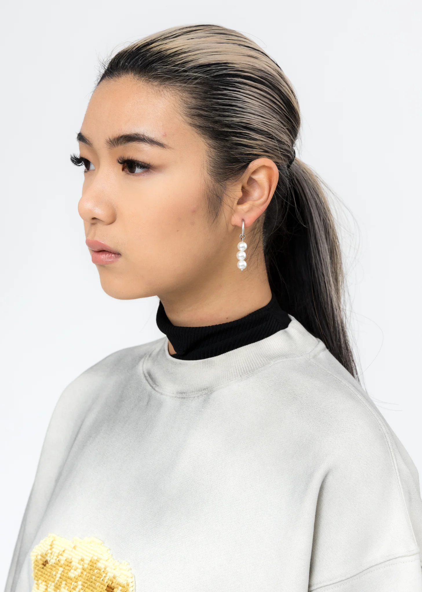 Silver Pearl Drop Earring - Image 3