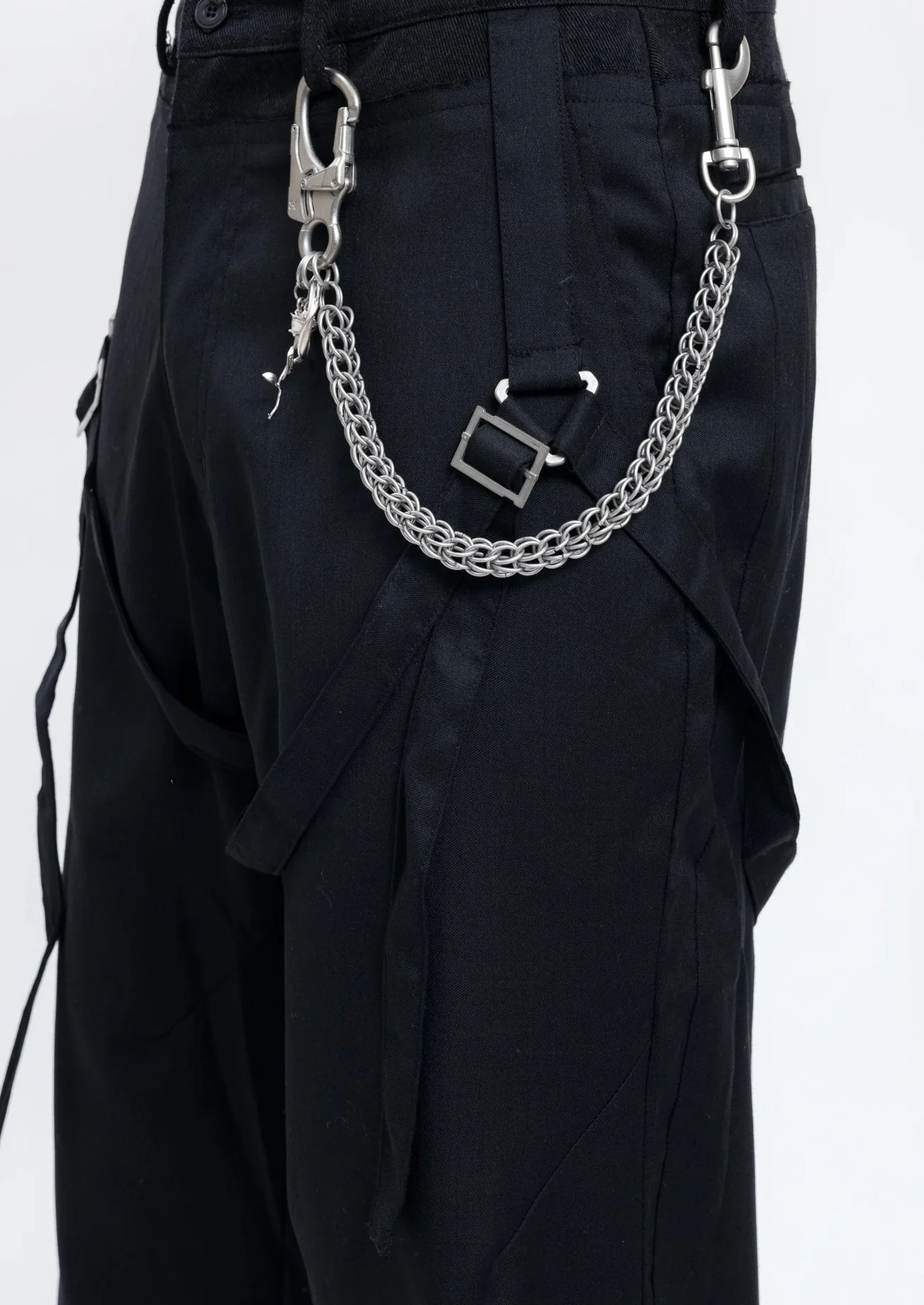 Silver Roses and Thorns Chain - Image 2
