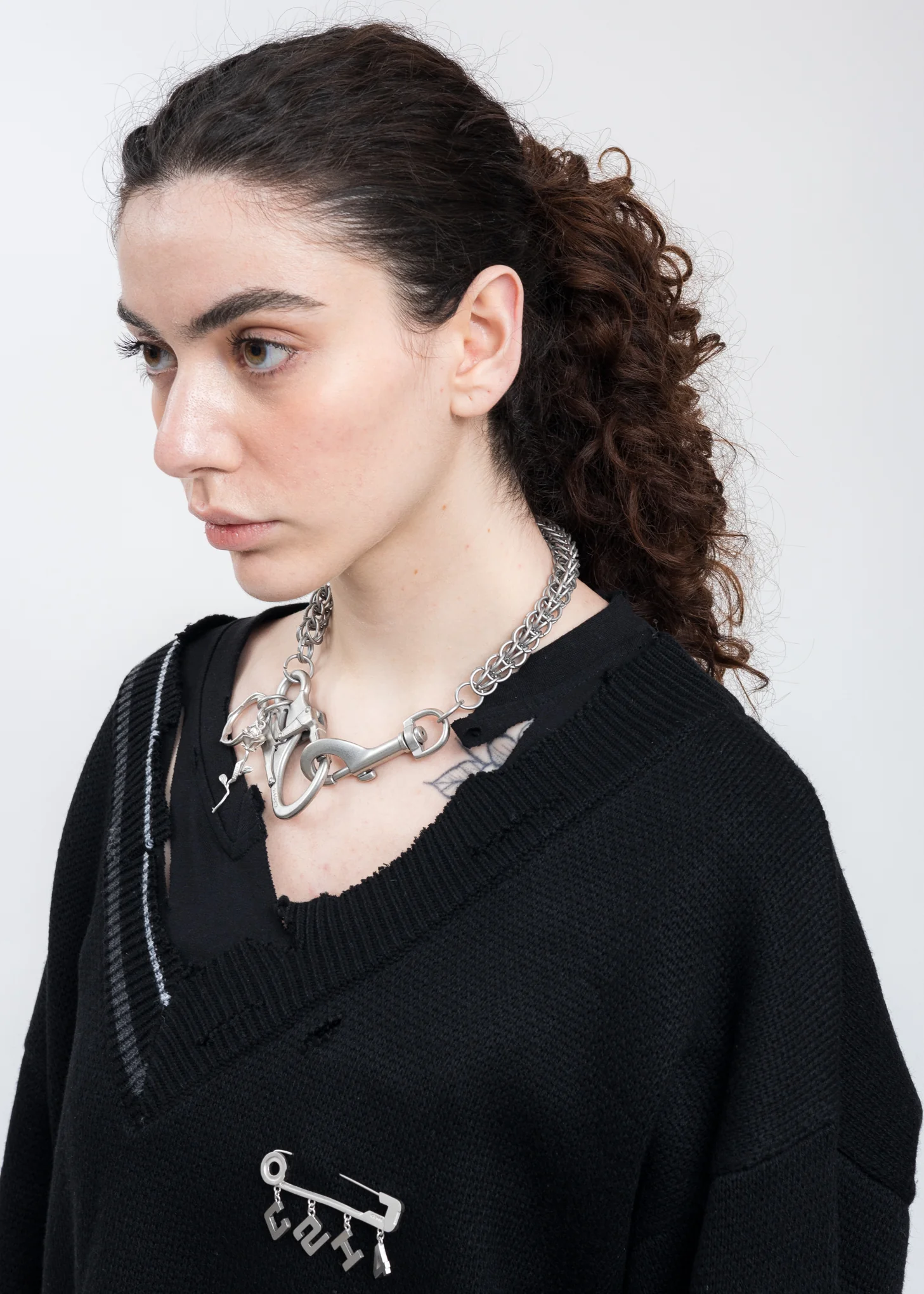 Silver Roses and Thorns Chain - Image 3