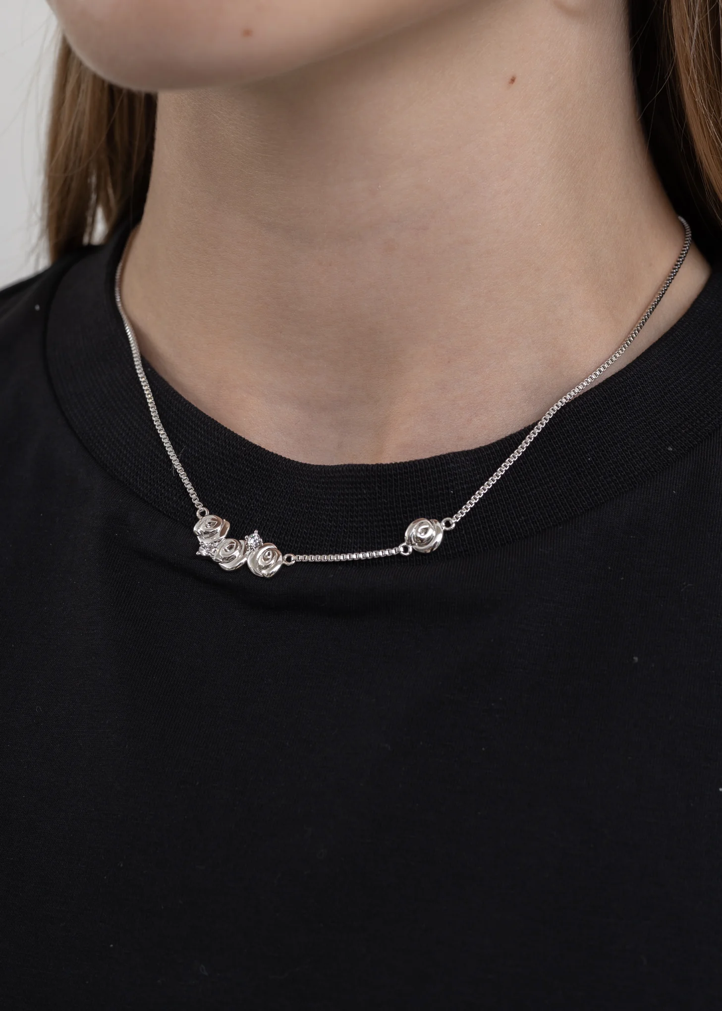 Silver Roses Necklace - Image 3