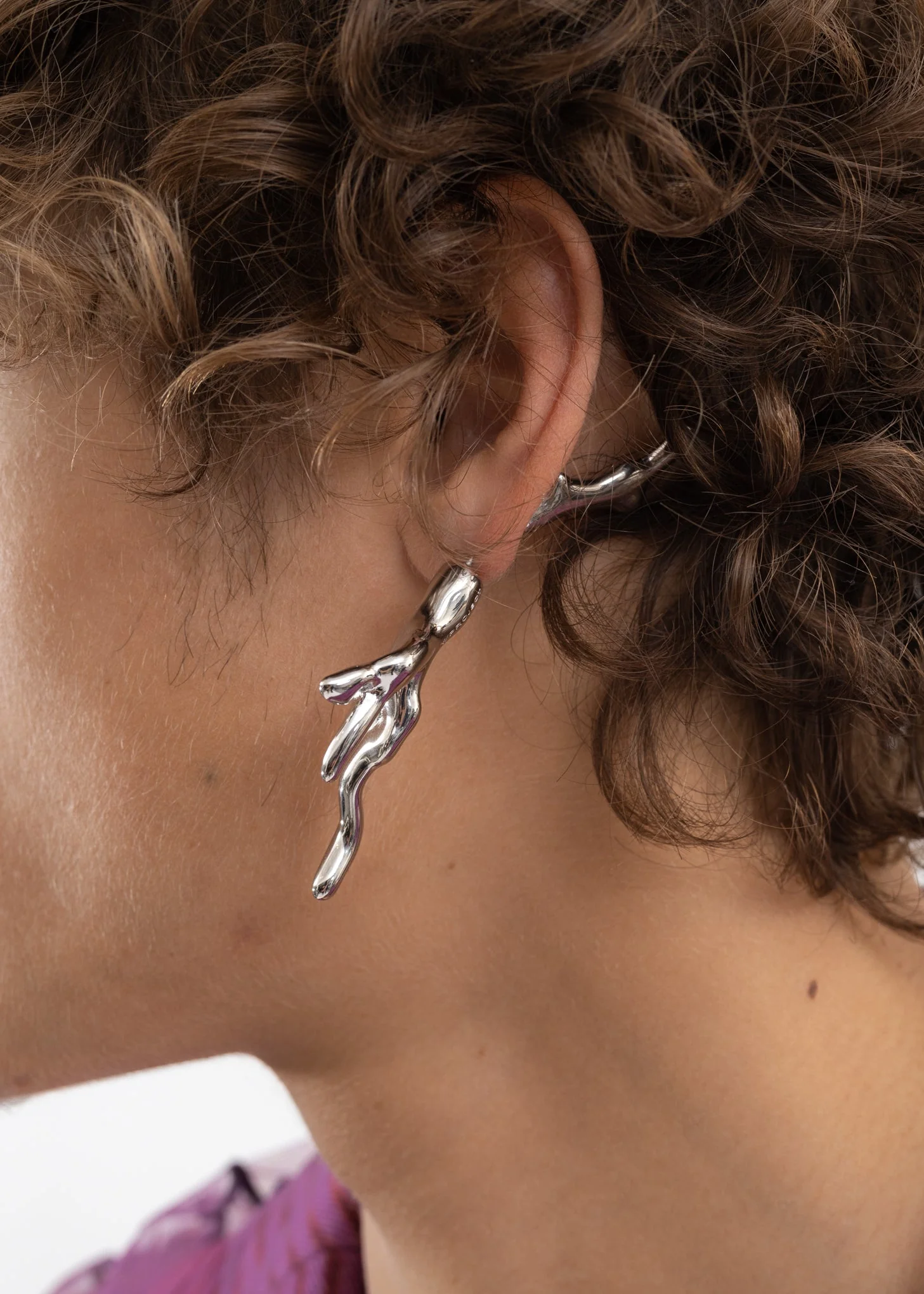 SILVER SINGLE CORAL EARRING - Image 6