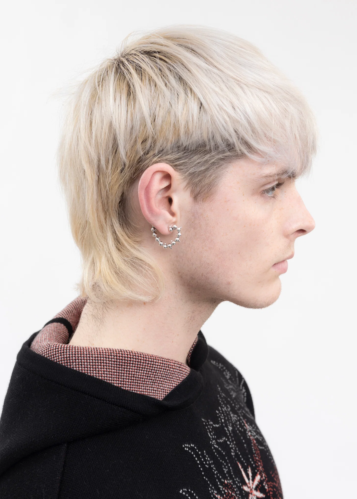 SILVER THORN HEART EARRING - Image 2