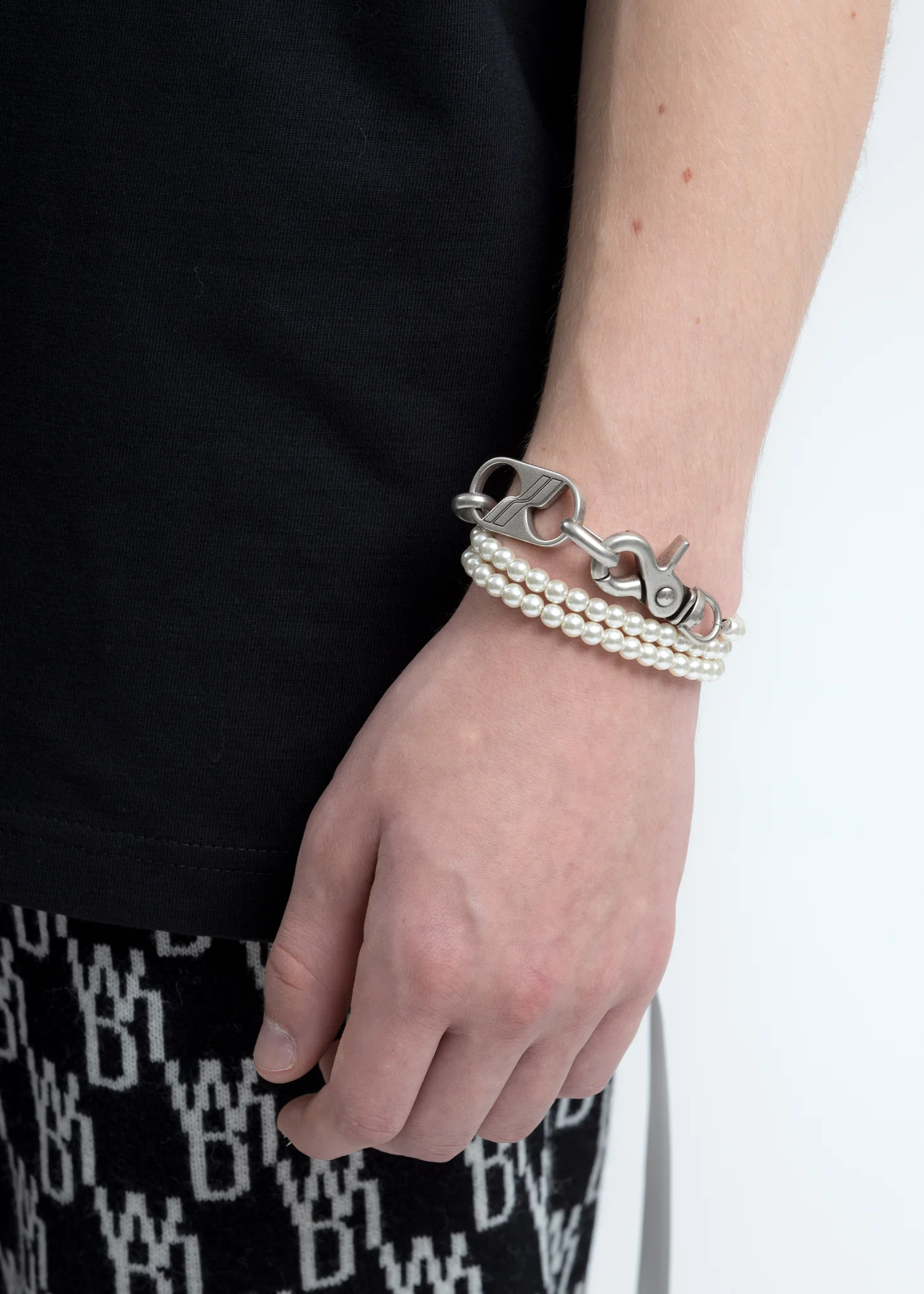Silver WD Logo Triple Layer Pearl Bracelet - Image 2