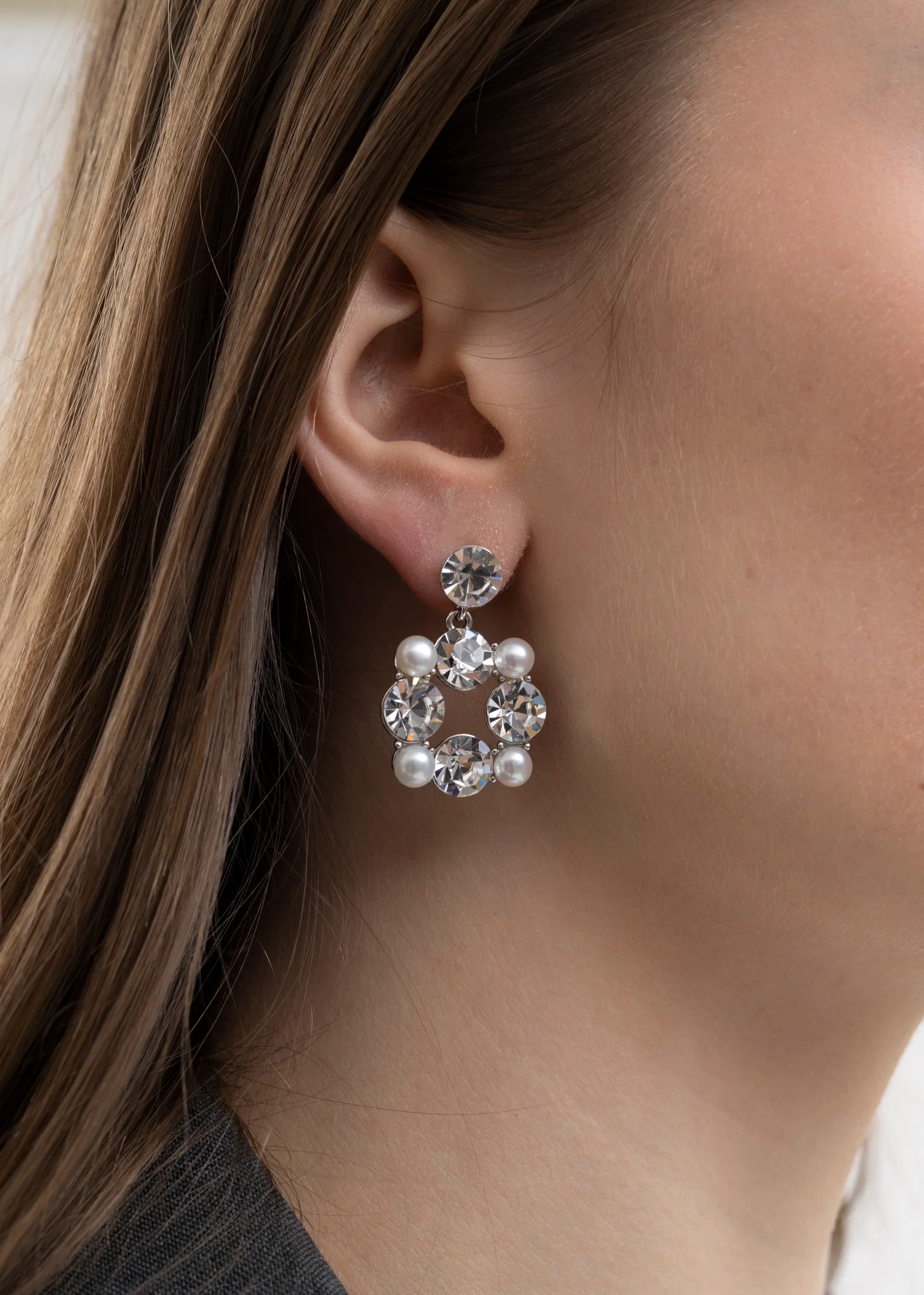 Silver ZHUBAO Pearl Earring -Single - Image 3