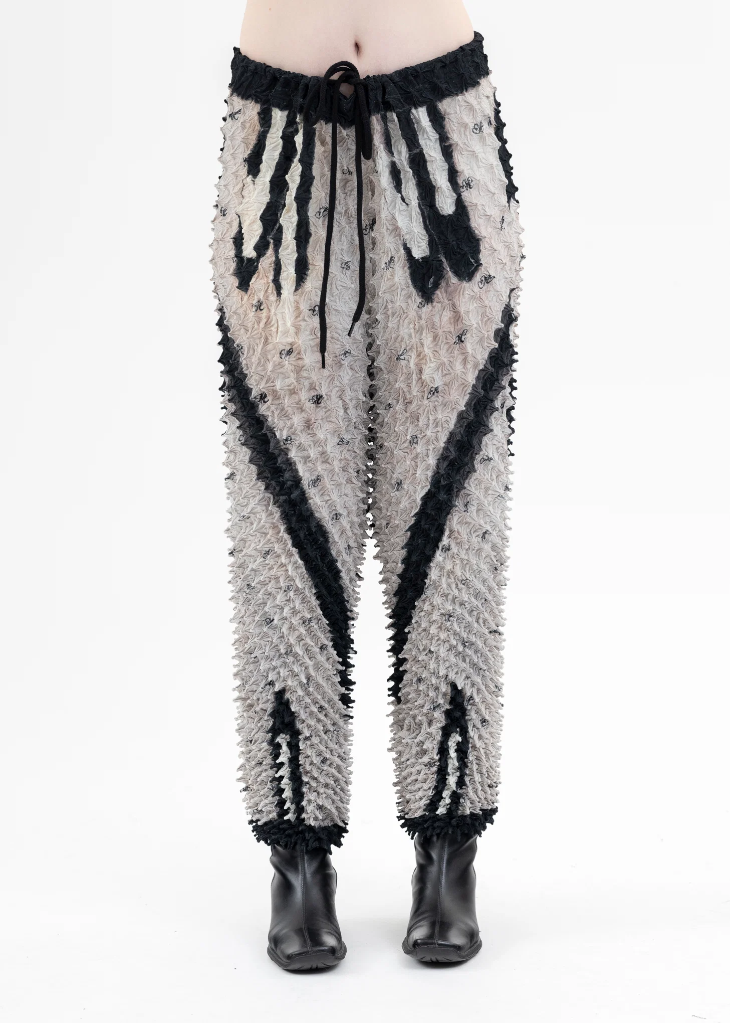 VICTORIAN SPIKY PANTS