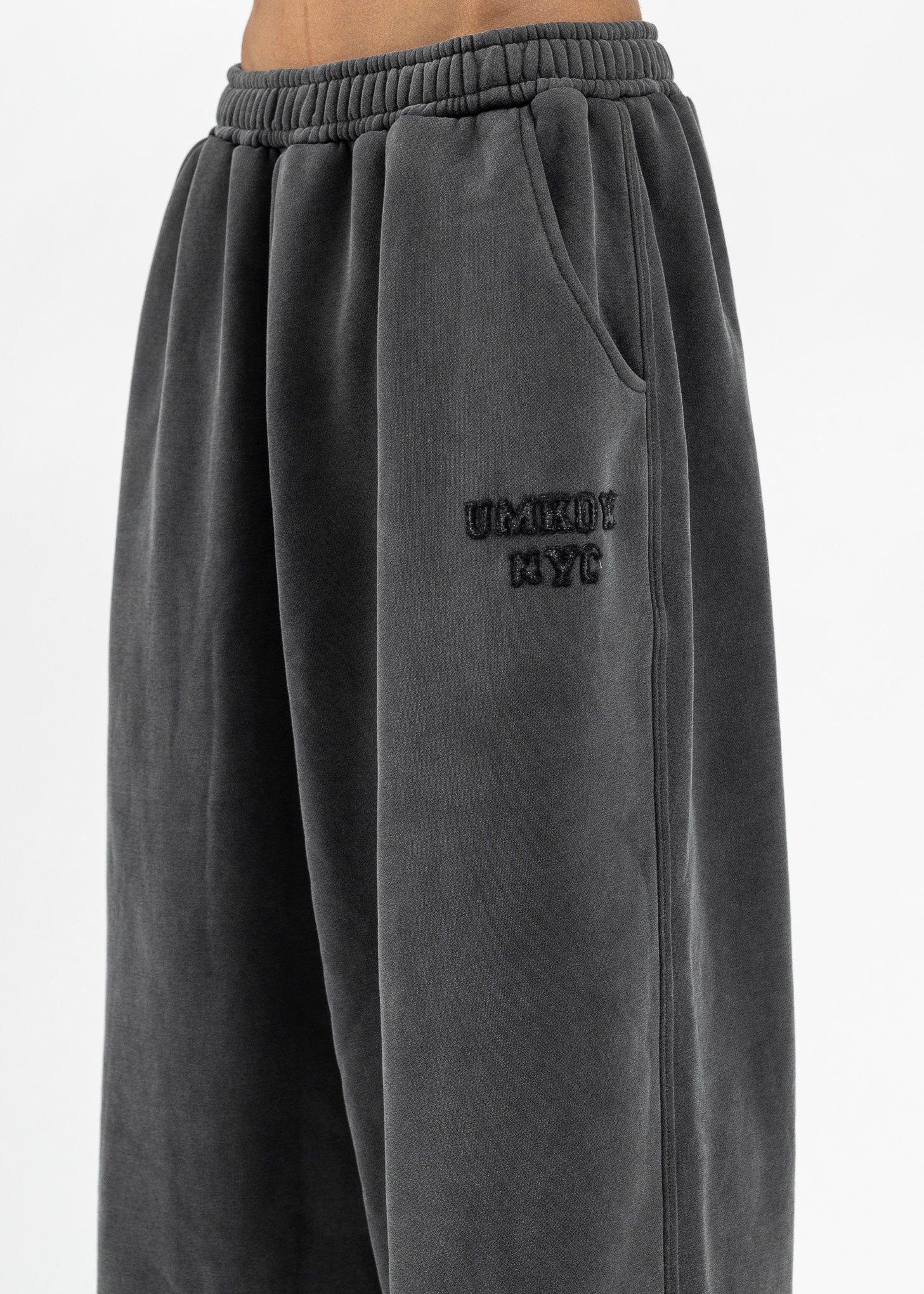WASH BLACK SWEATER PANTS - Image 4