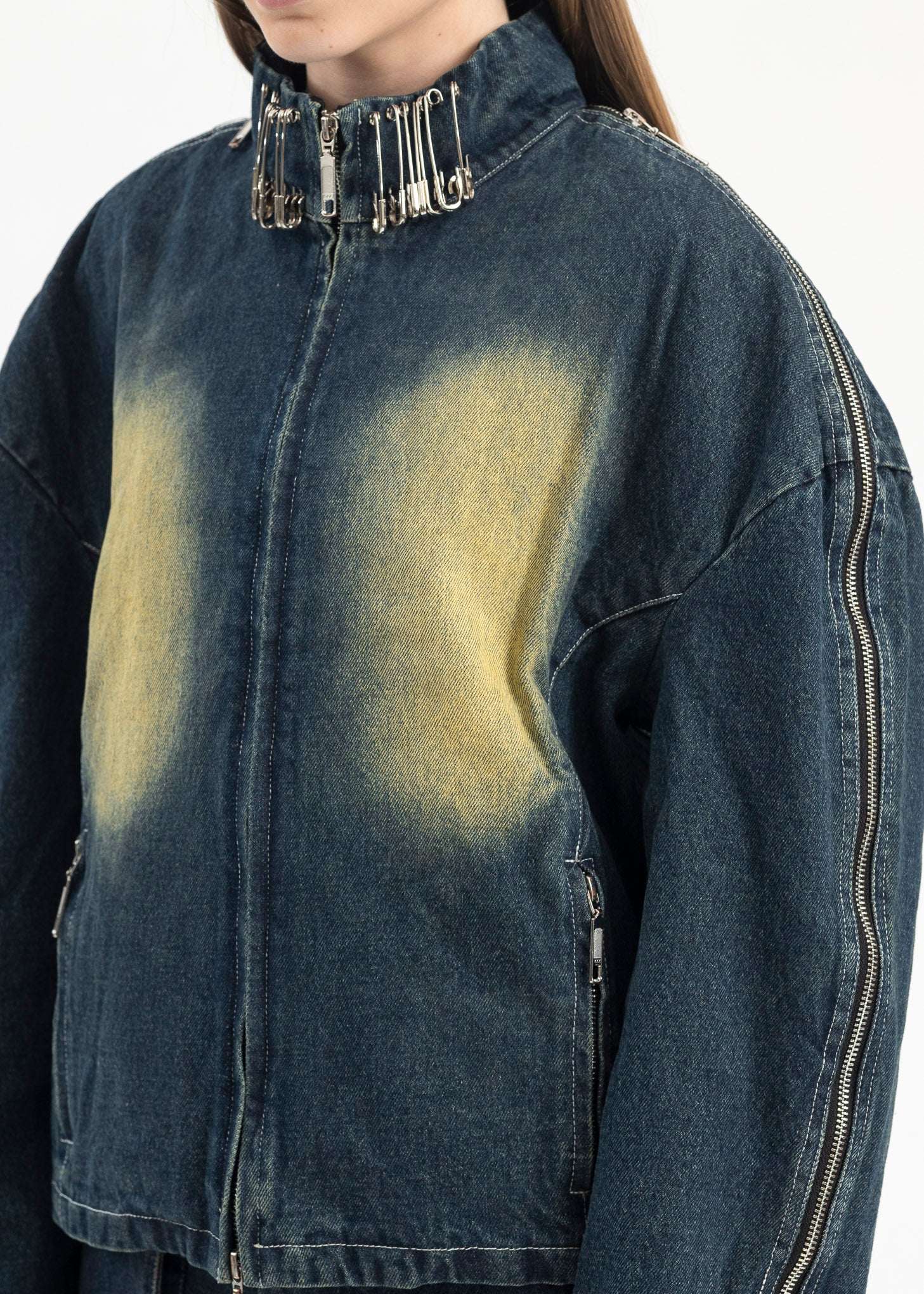 WASH BLUE PINS DENIM JACKET - Image 4