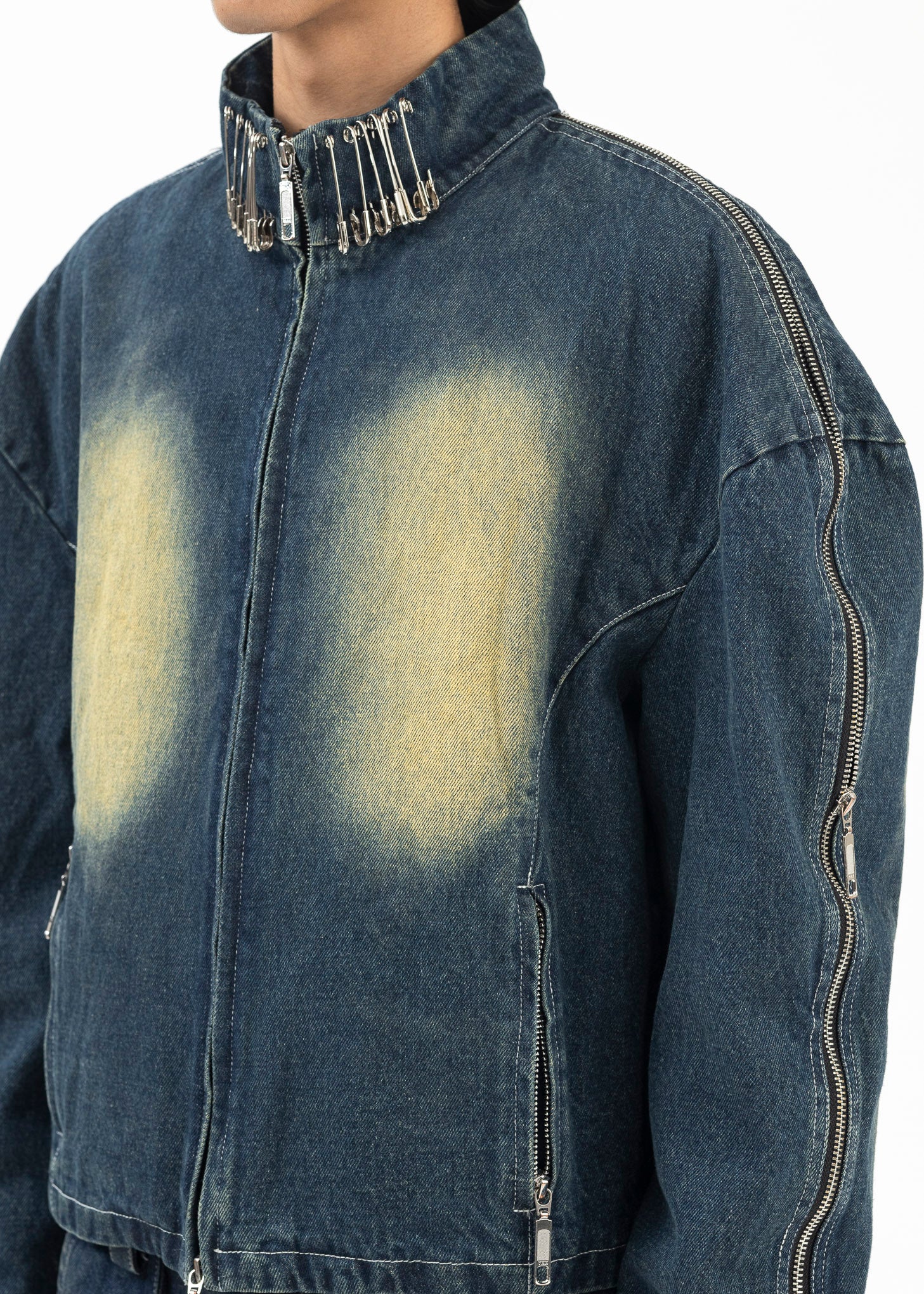 WASH BLUE PINS DENIM JACKET - Image 5