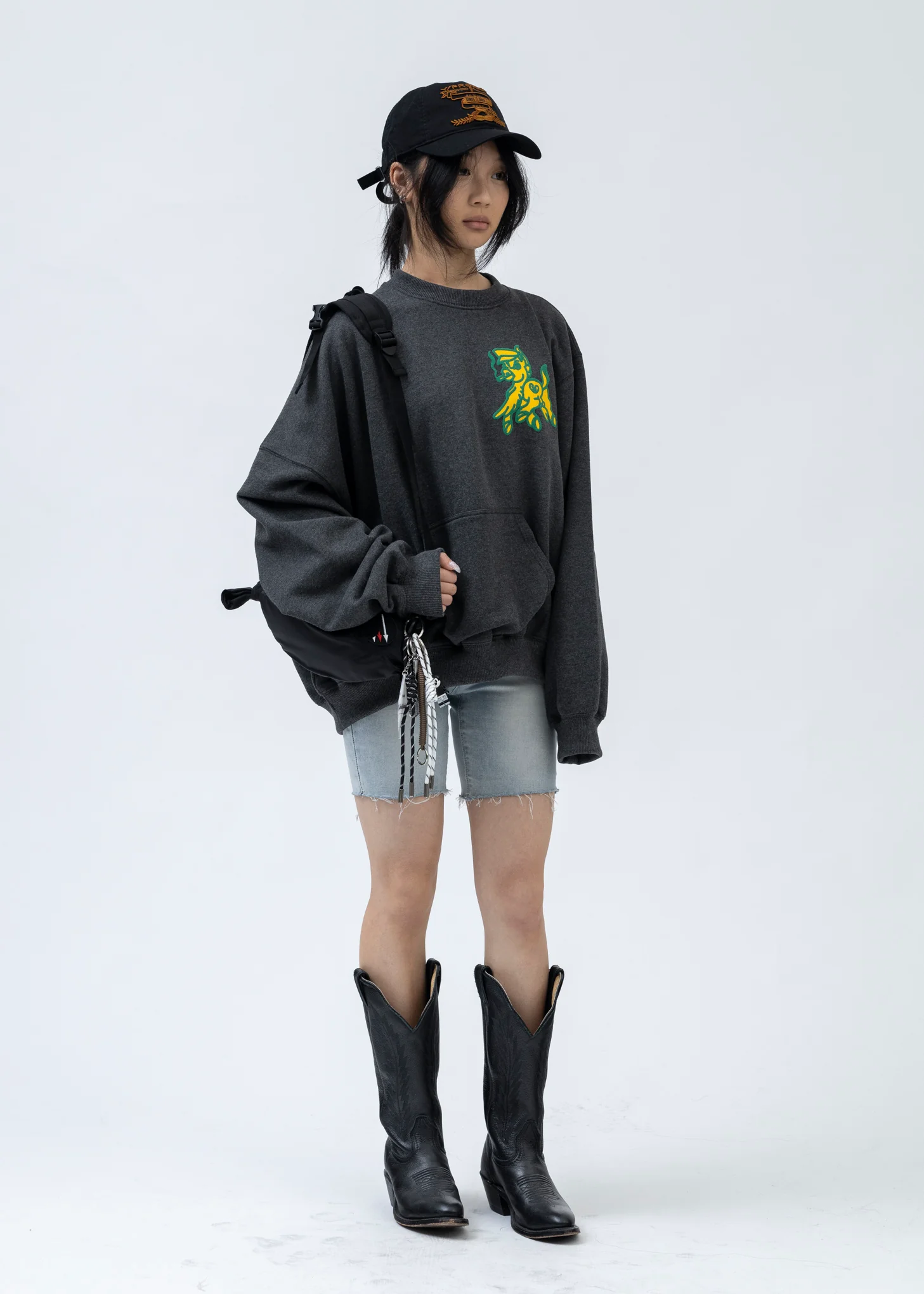 WASHED BLACK TWISTED SWEATSHIRT - Image 5
