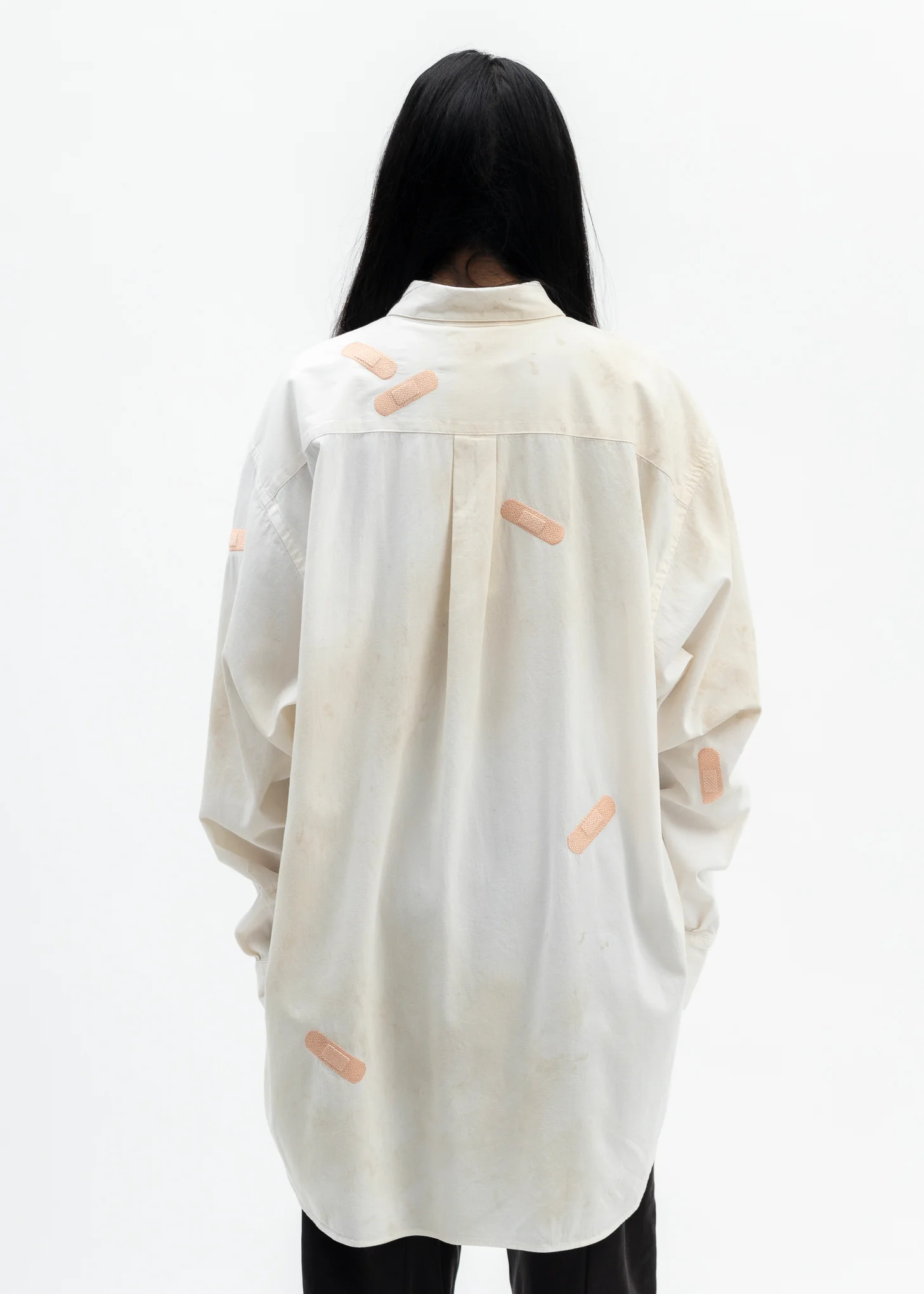 WHITE BANDAGE EMBROIDERY SHIRT - Image 2